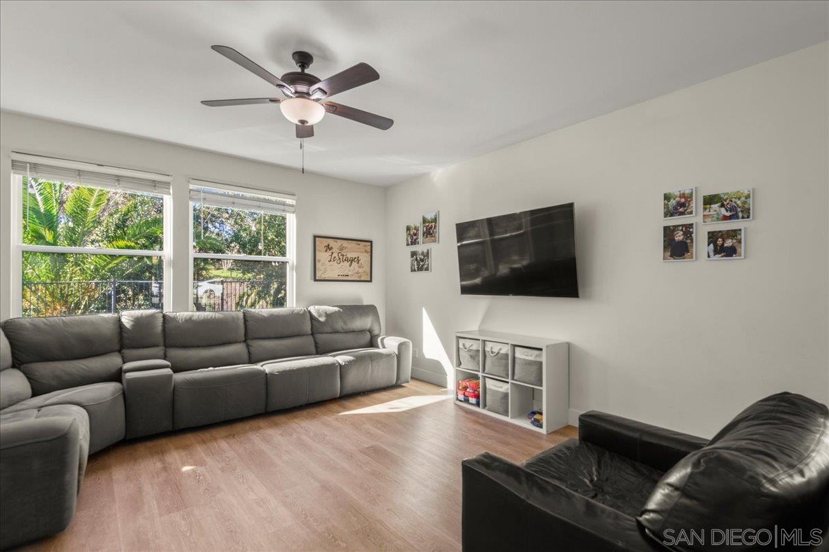 Detail Gallery Image 14 of 34 For 1010  Crystal Springs Pl, Escondido,  CA 92026 - 3 Beds | 2/1 Baths