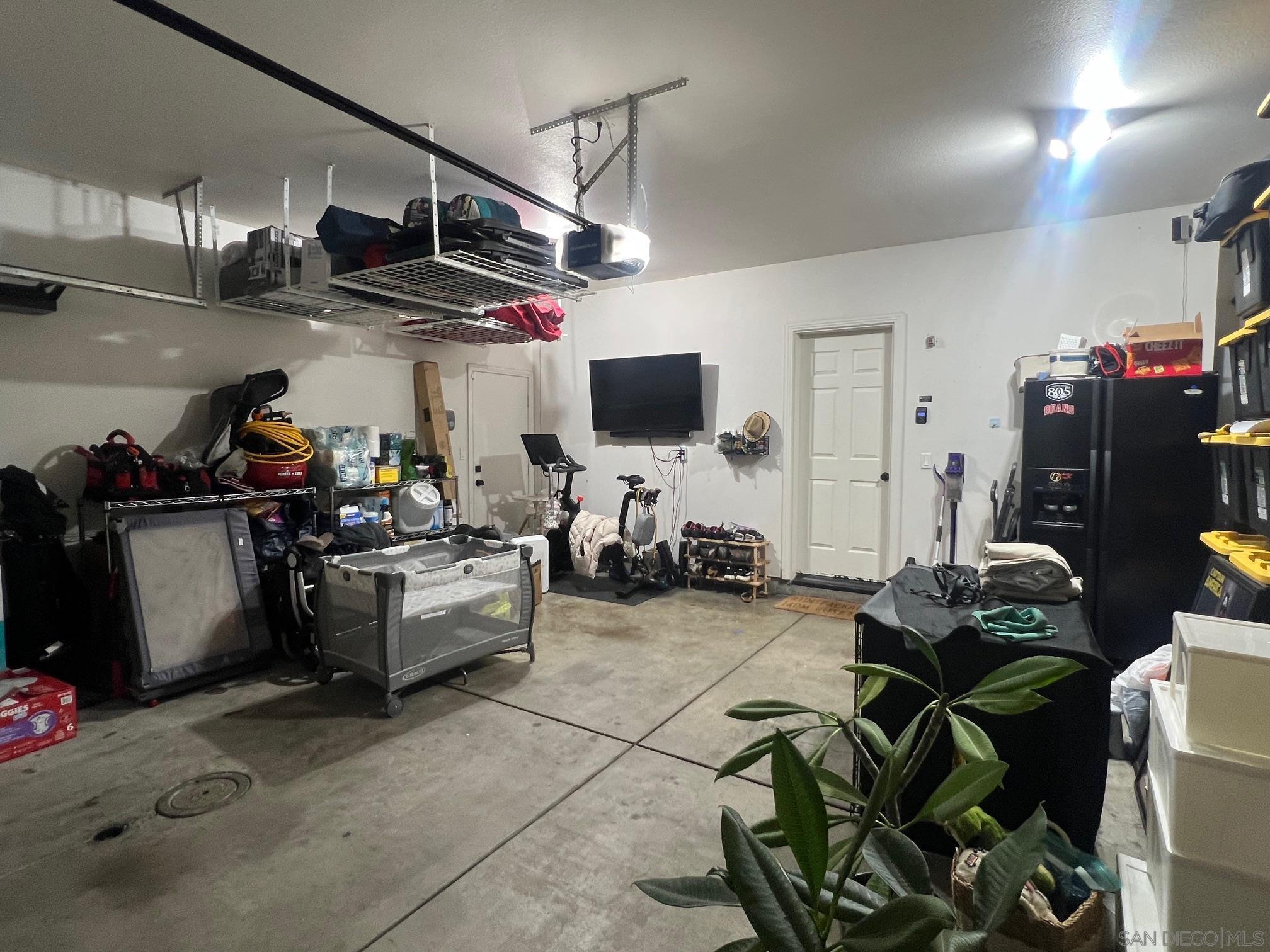 Detail Gallery Image 27 of 34 For 1010  Crystal Springs Pl, Escondido,  CA 92026 - 3 Beds | 2/1 Baths