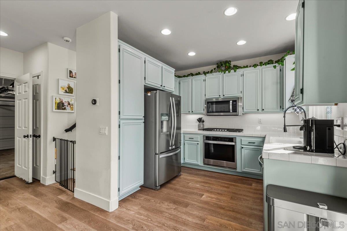 Detail Gallery Image 7 of 34 For 1010  Crystal Springs Pl, Escondido,  CA 92026 - 3 Beds | 2/1 Baths