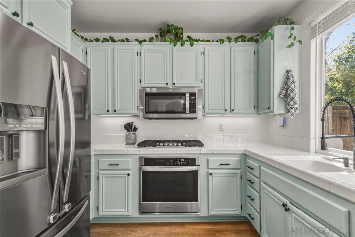 Detail Gallery Image 8 of 34 For 1010  Crystal Springs Pl, Escondido,  CA 92026 - 3 Beds | 2/1 Baths