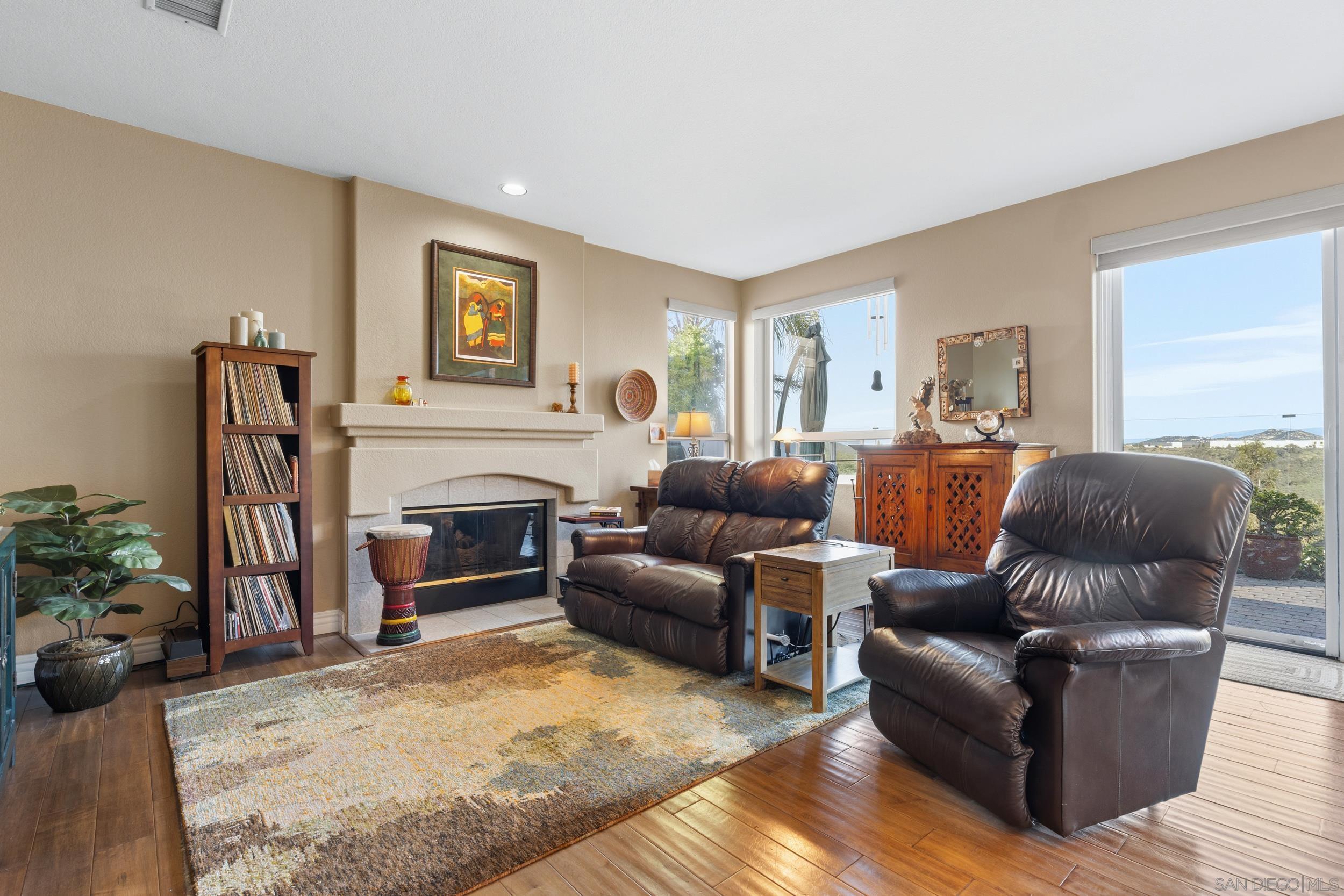 Detail Gallery Image 15 of 56 For 12676  Legacy Road, San Diego,  CA 92131 - 4 Beds | 3 Baths