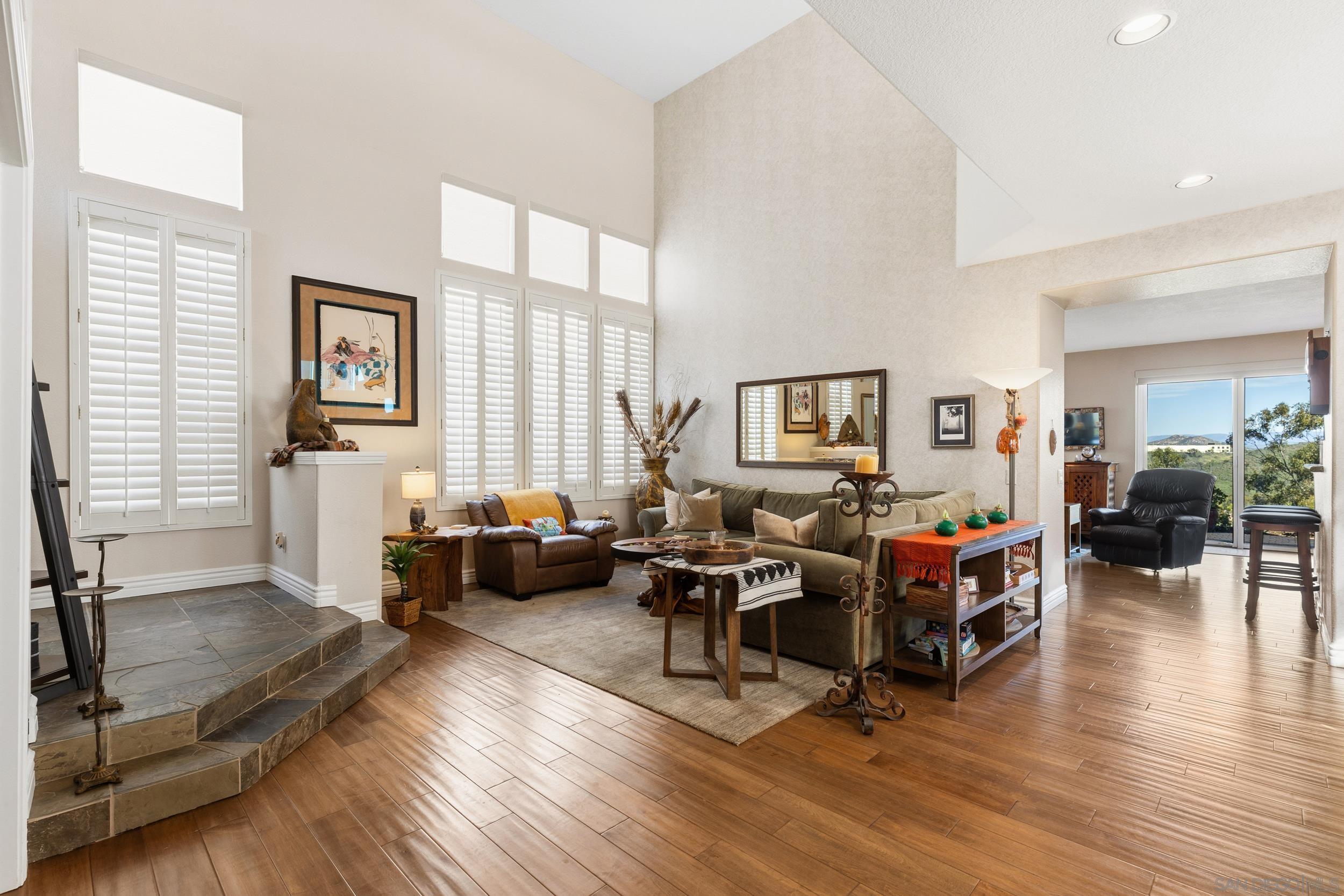 Detail Gallery Image 8 of 56 For 12676  Legacy Road, San Diego,  CA 92131 - 4 Beds | 3 Baths