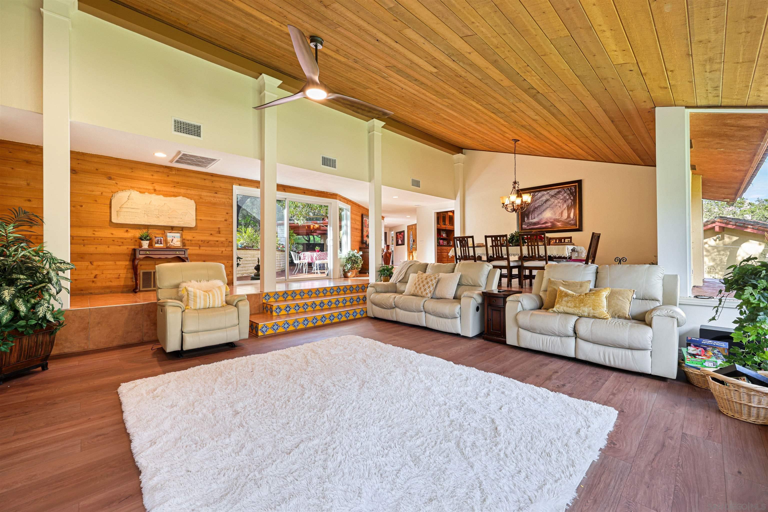 Detail Gallery Image 11 of 48 For 16257  Oak Creek Trl, Poway,  CA 92064 - 4 Beds | 3 Baths