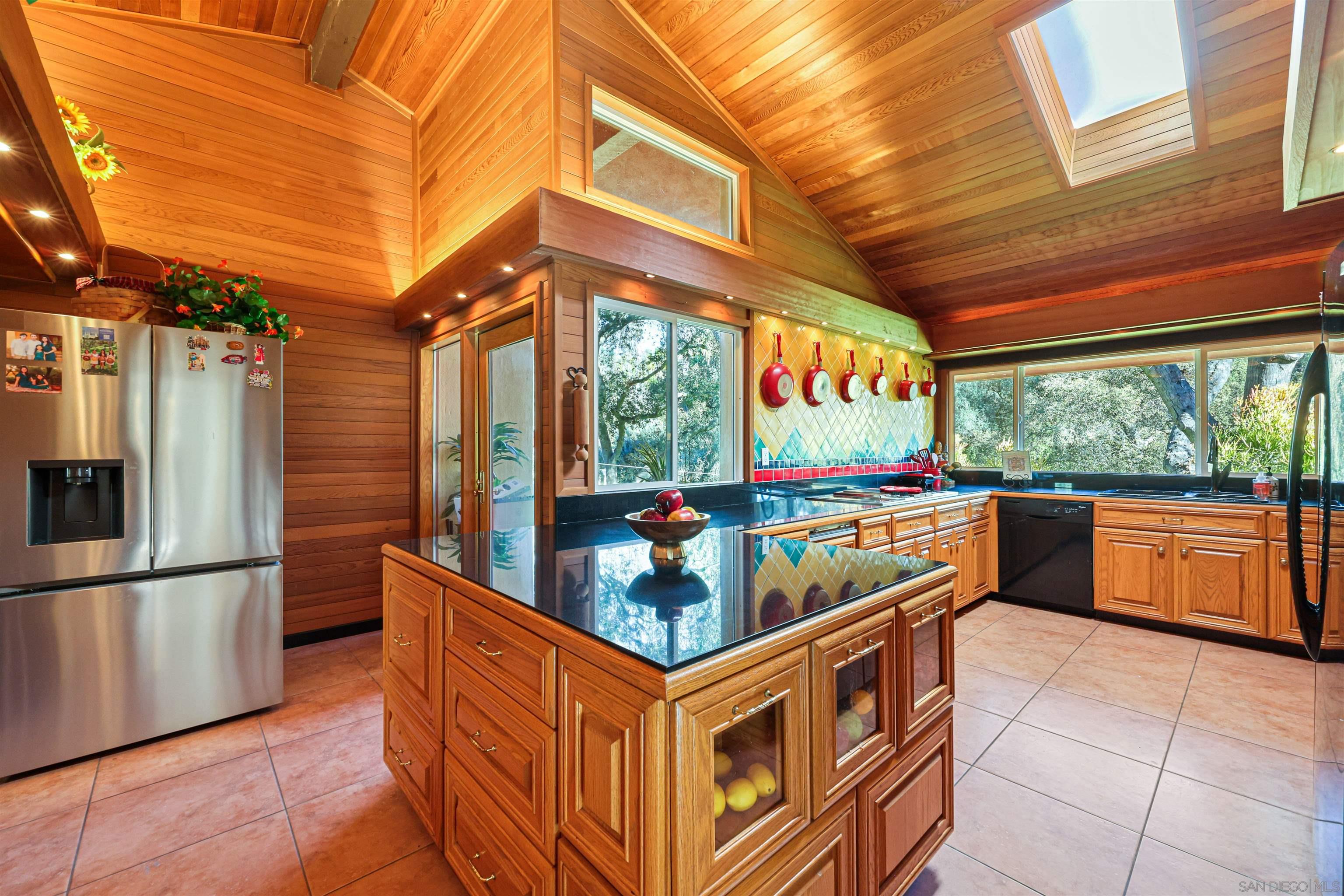 Detail Gallery Image 19 of 48 For 16257  Oak Creek Trl, Poway,  CA 92064 - 4 Beds | 3 Baths