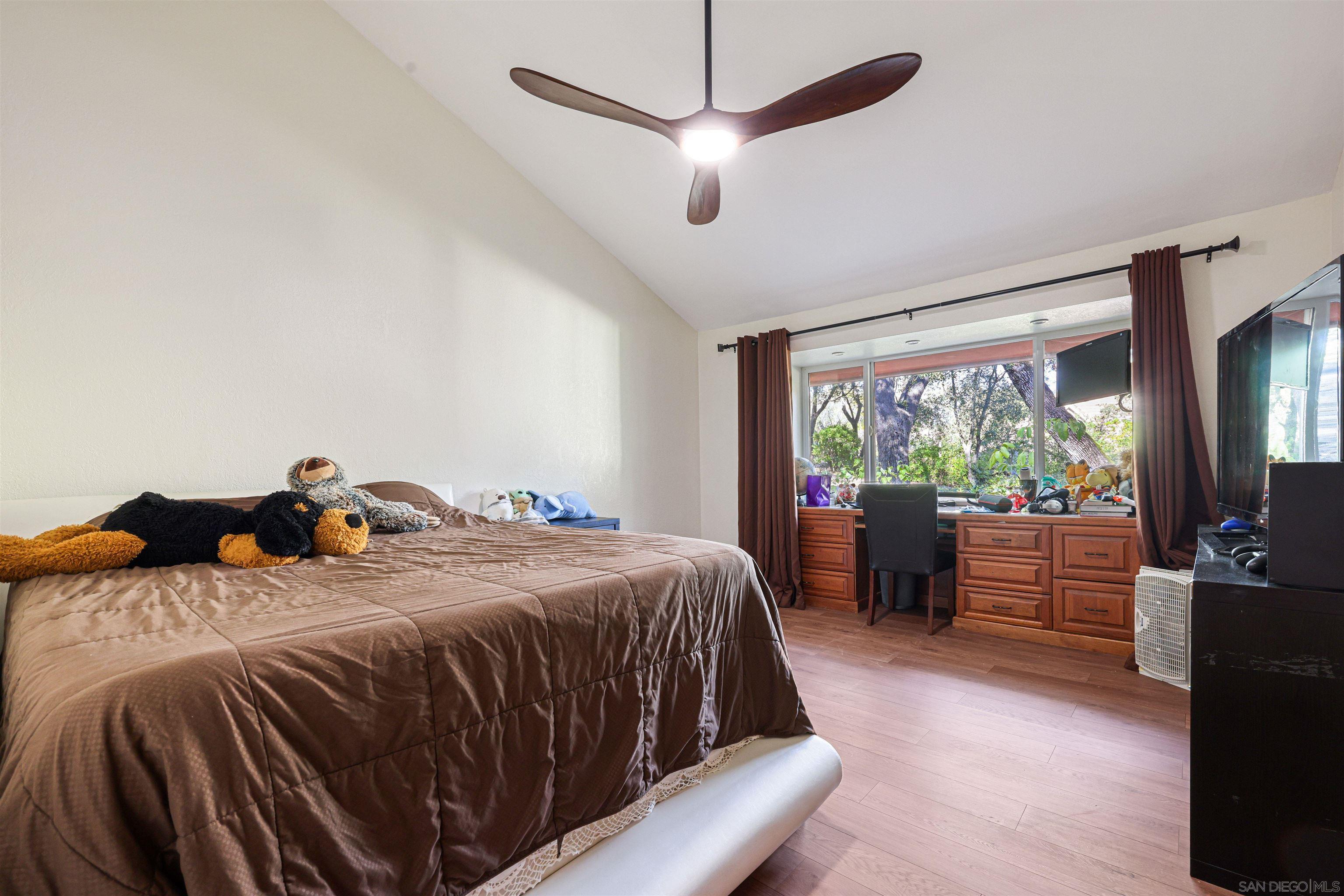 Detail Gallery Image 34 of 48 For 16257  Oak Creek Trl, Poway,  CA 92064 - 4 Beds | 3 Baths