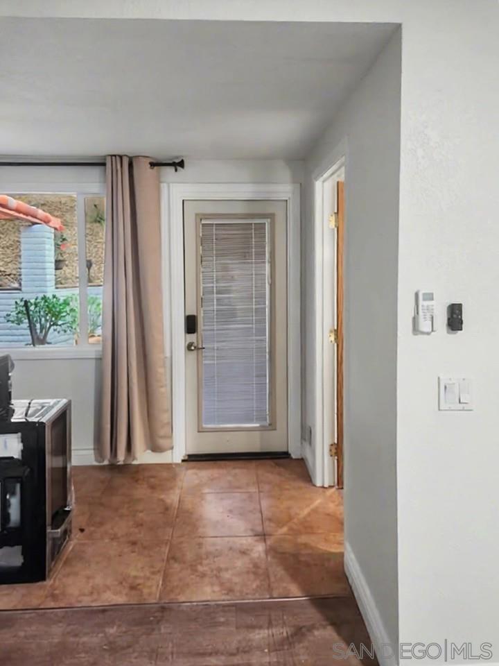 Detail Gallery Image 37 of 48 For 16257  Oak Creek Trl, Poway,  CA 92064 - 4 Beds | 3 Baths