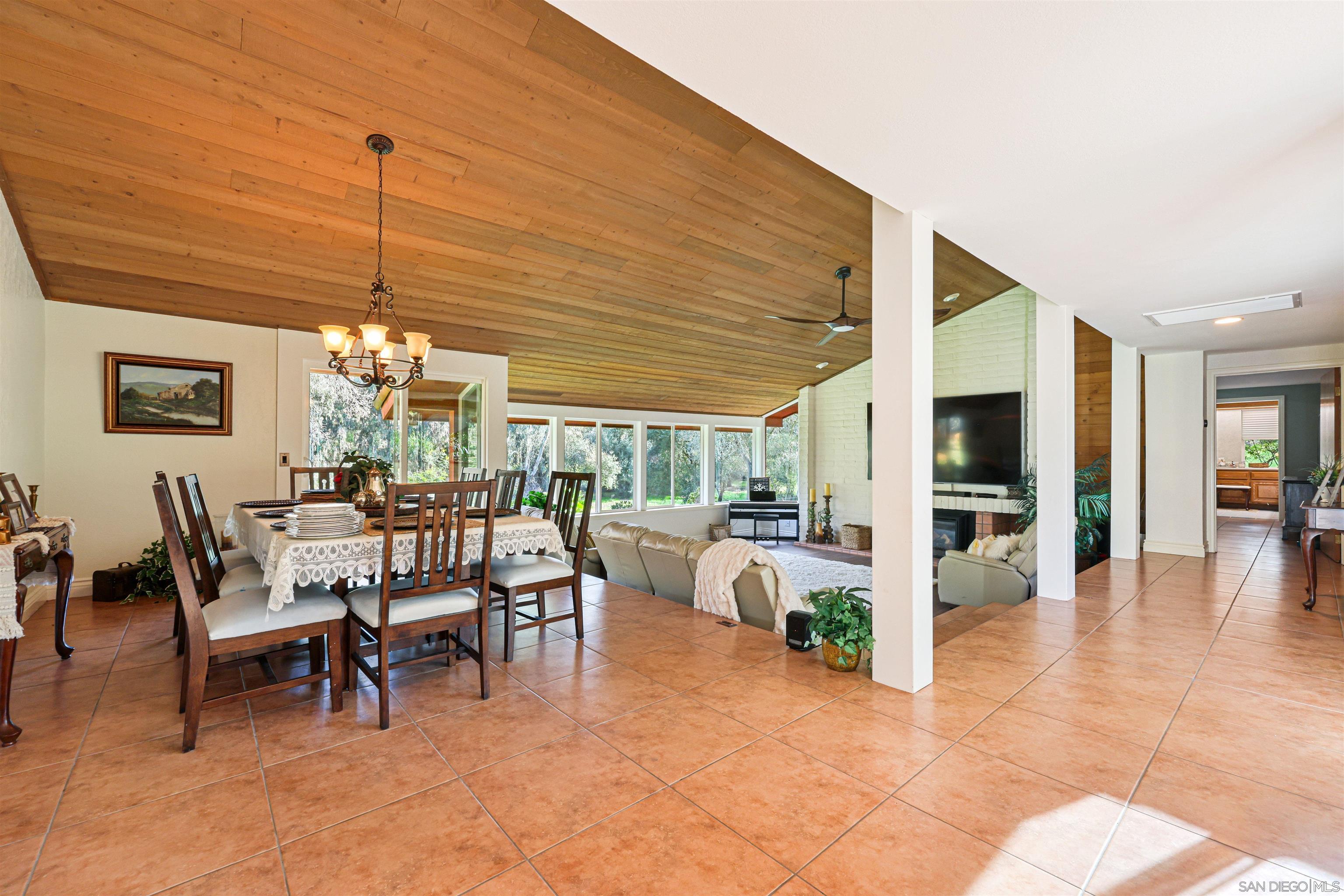 Detail Gallery Image 8 of 48 For 16257  Oak Creek Trl, Poway,  CA 92064 - 4 Beds | 3 Baths