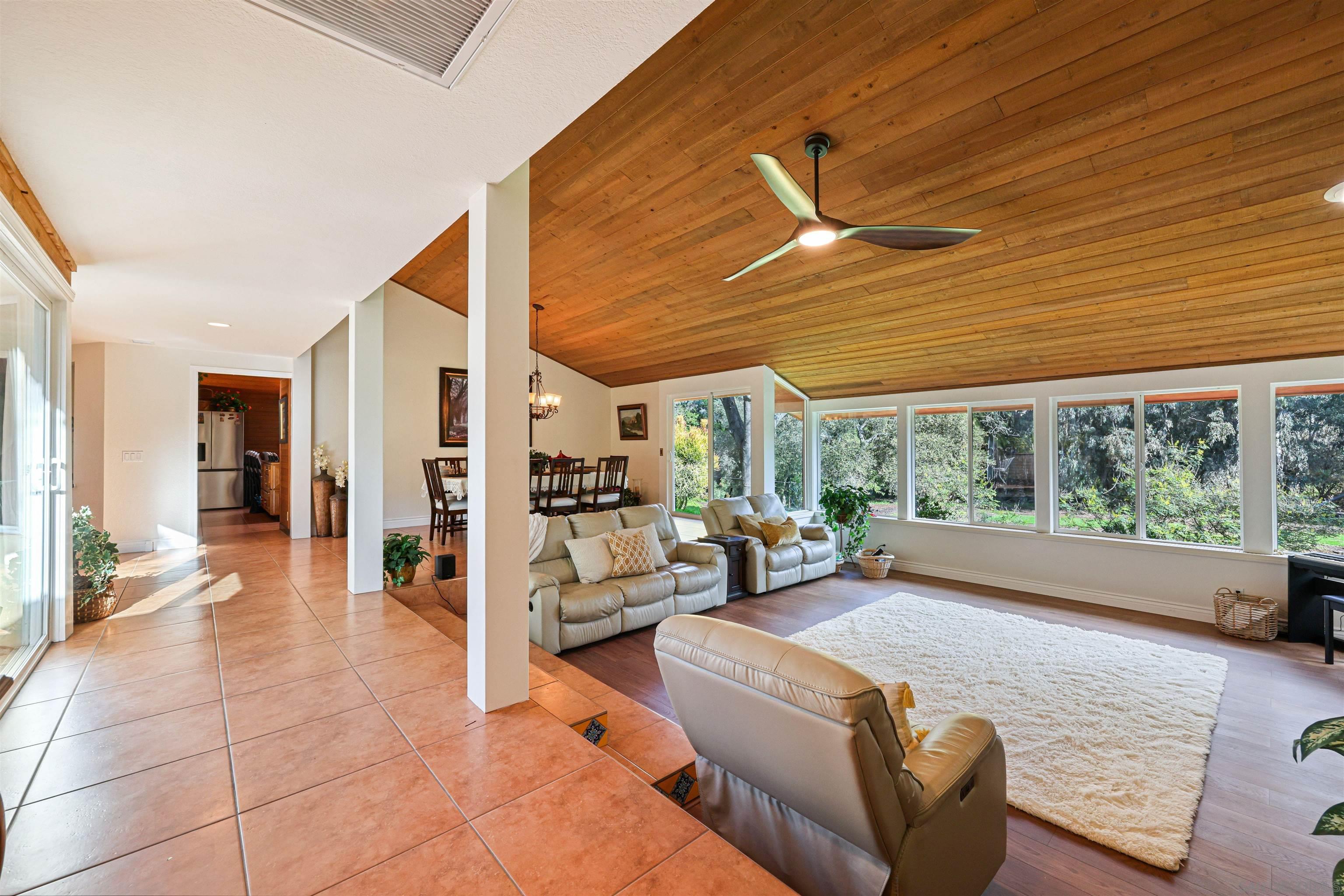 Detail Gallery Image 9 of 48 For 16257  Oak Creek Trl, Poway,  CA 92064 - 4 Beds | 3 Baths