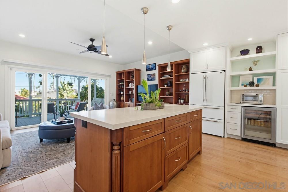 Detail Gallery Image 14 of 67 For 4460  Niagara Avenue, San Diego,  CA 92107 - 4 Beds | 4 Baths