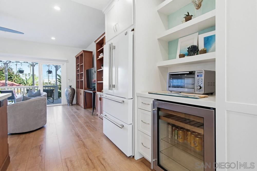 Detail Gallery Image 16 of 67 For 4460  Niagara Avenue, San Diego,  CA 92107 - 4 Beds | 4 Baths