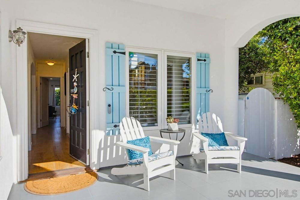 Detail Gallery Image 5 of 67 For 4460  Niagara Avenue, San Diego,  CA 92107 - 4 Beds | 4 Baths