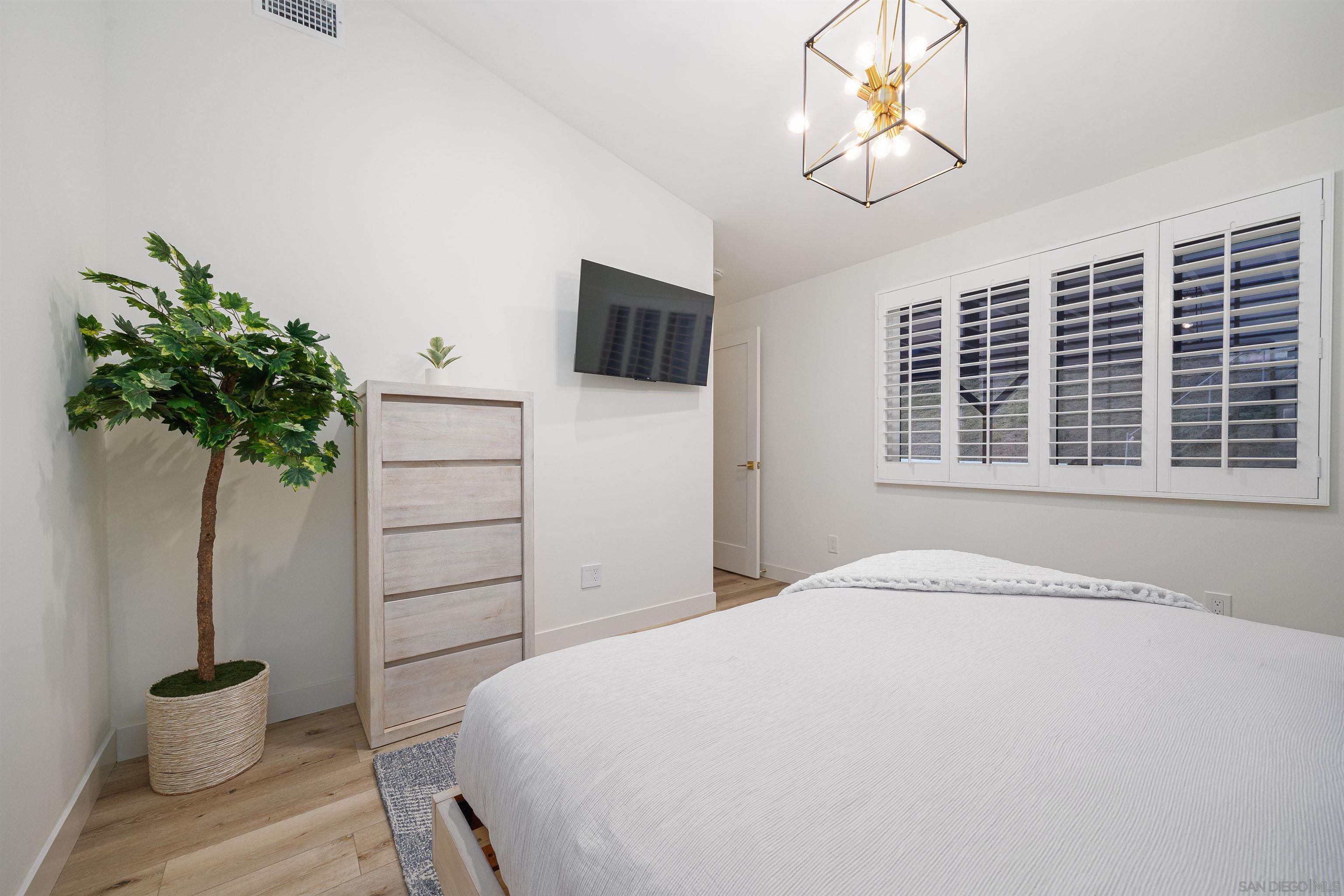 Detail Gallery Image 20 of 34 For 3011  Lloyd St, San Diego,  CA 92117 - 4 Beds | 2 Baths