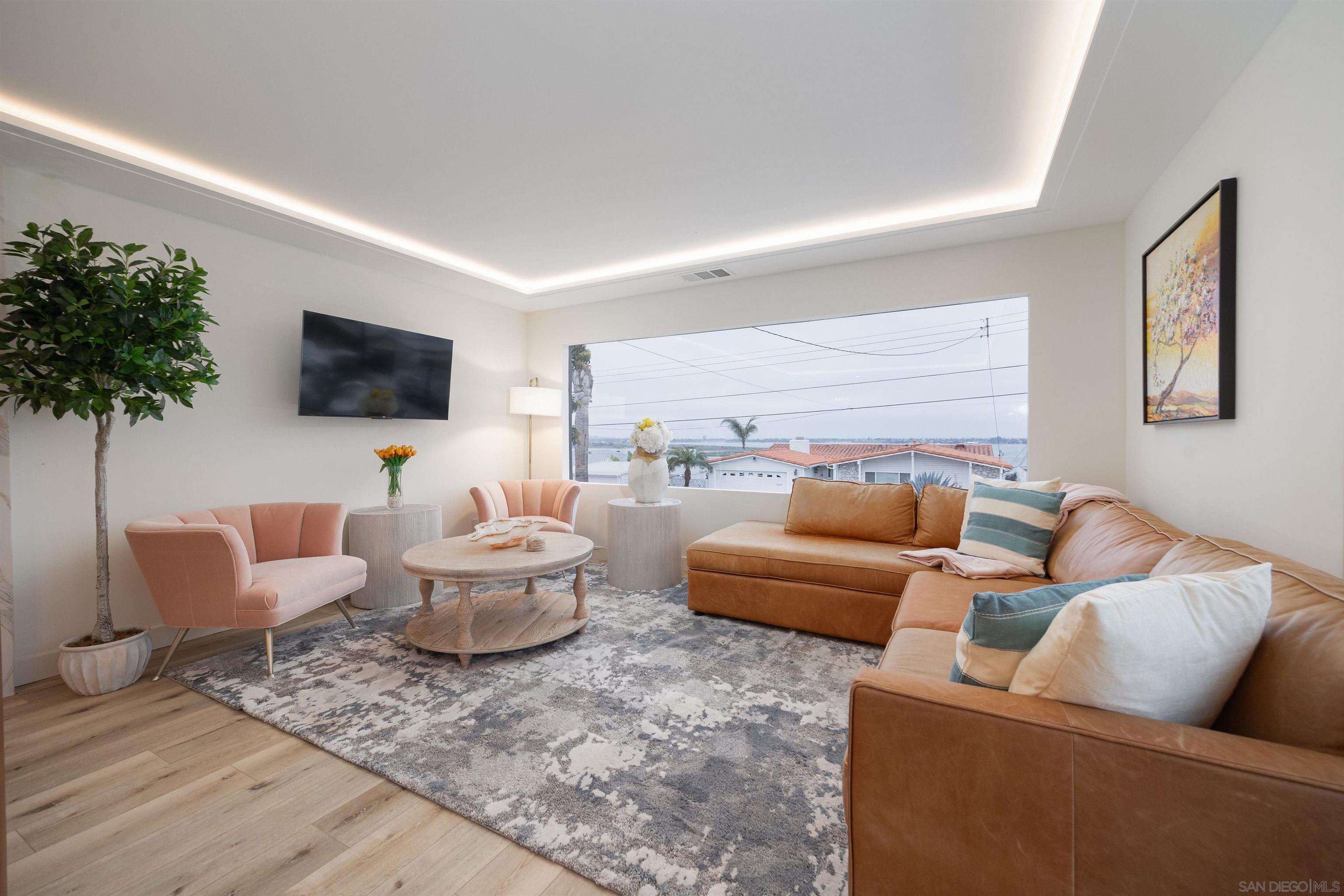 Detail Gallery Image 6 of 34 For 3011  Lloyd St, San Diego,  CA 92117 - 4 Beds | 2 Baths