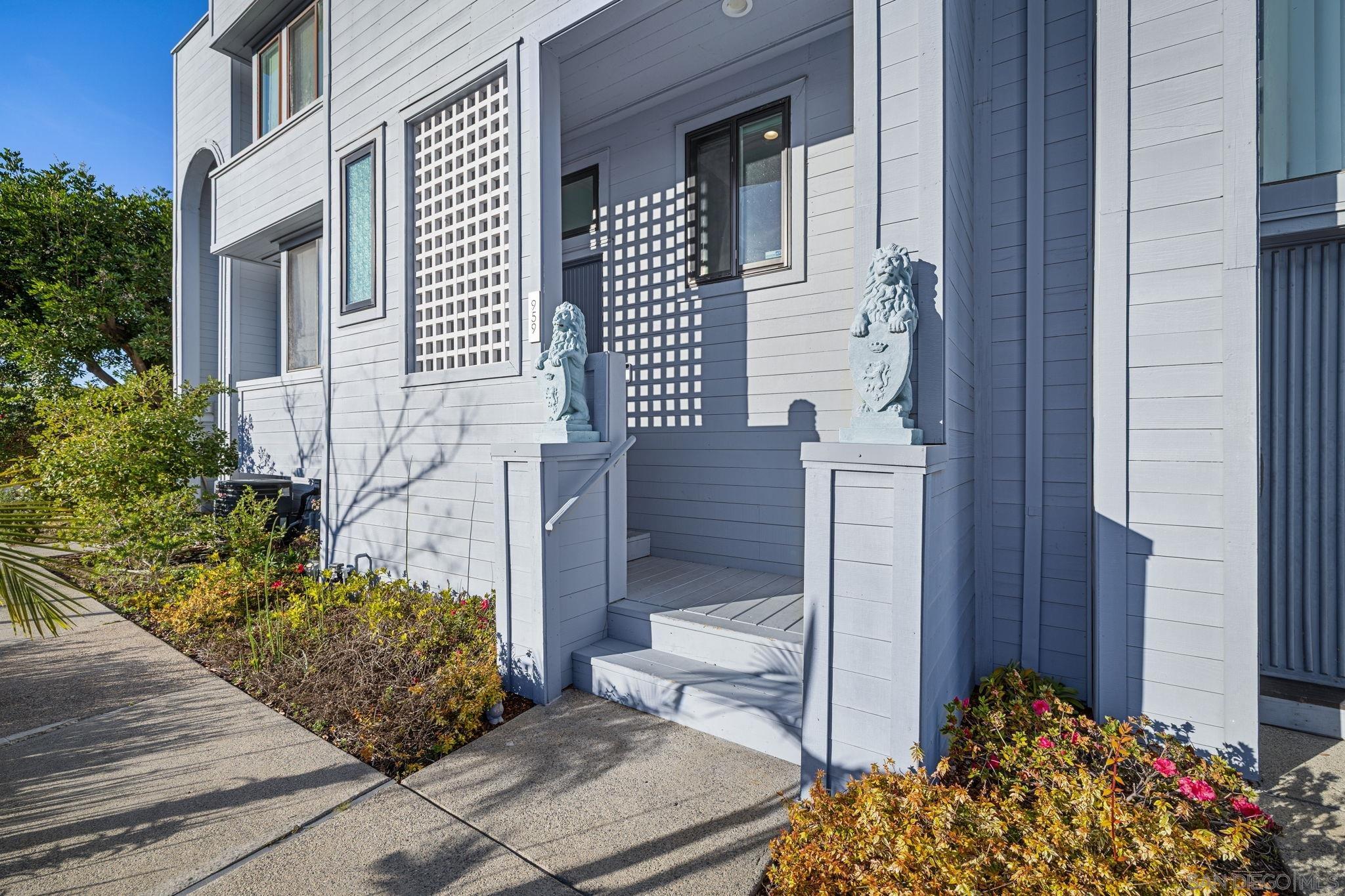 Detail Gallery Image 3 of 33 For 959  Intrepid Ct, Del Mar,  CA 92014 - 2 Beds | 2 Baths