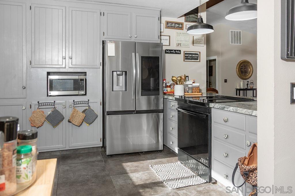 Detail Gallery Image 28 of 67 For 2374  Pheasant Run Cir, Stockton,  CA 95207 - 3 Beds | 2 Baths