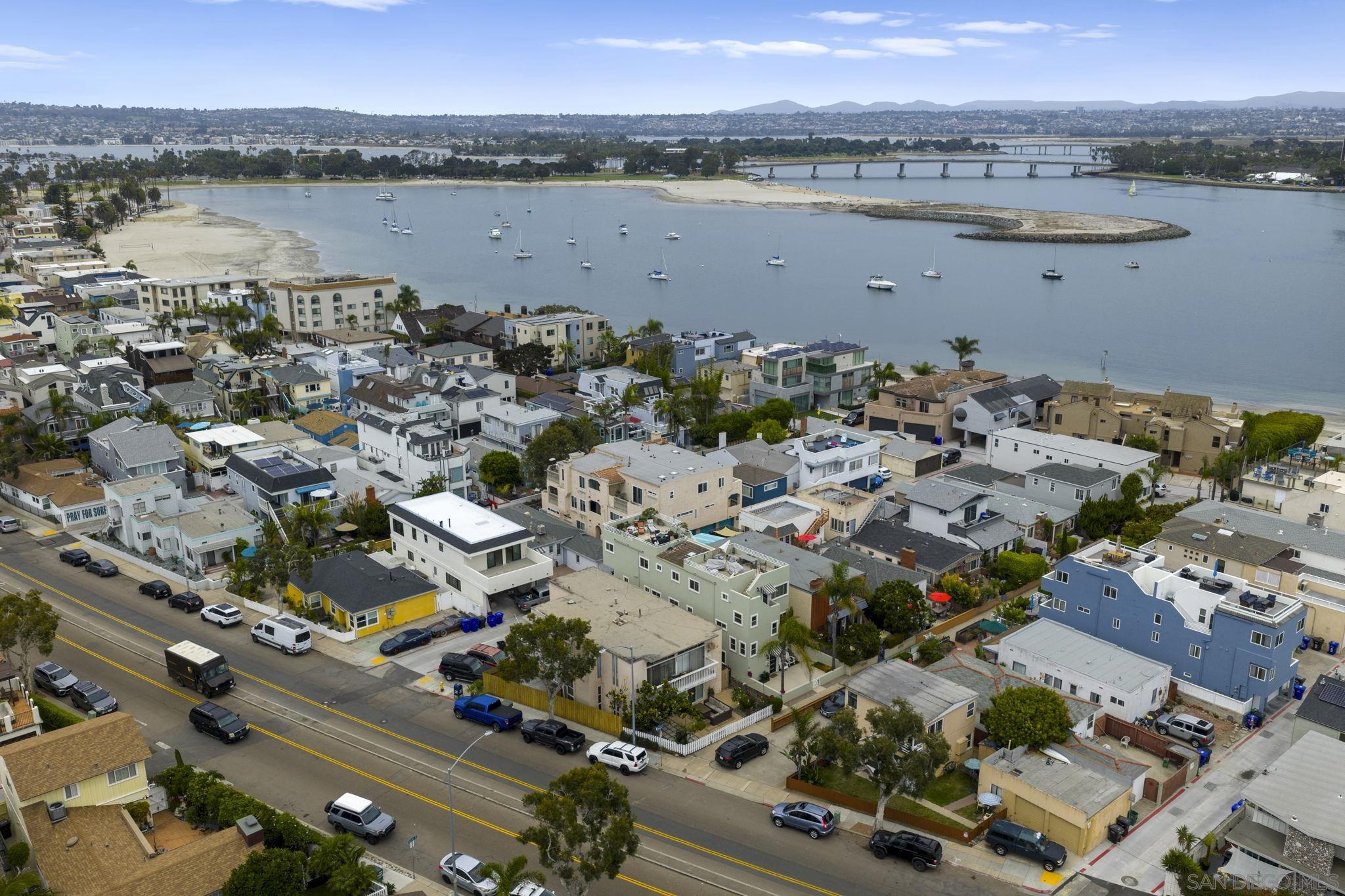 Detail Gallery Image 24 of 31 For 2735  Mission Blvd, San Diego,  CA 92109 - 2 Beds | 2 Baths