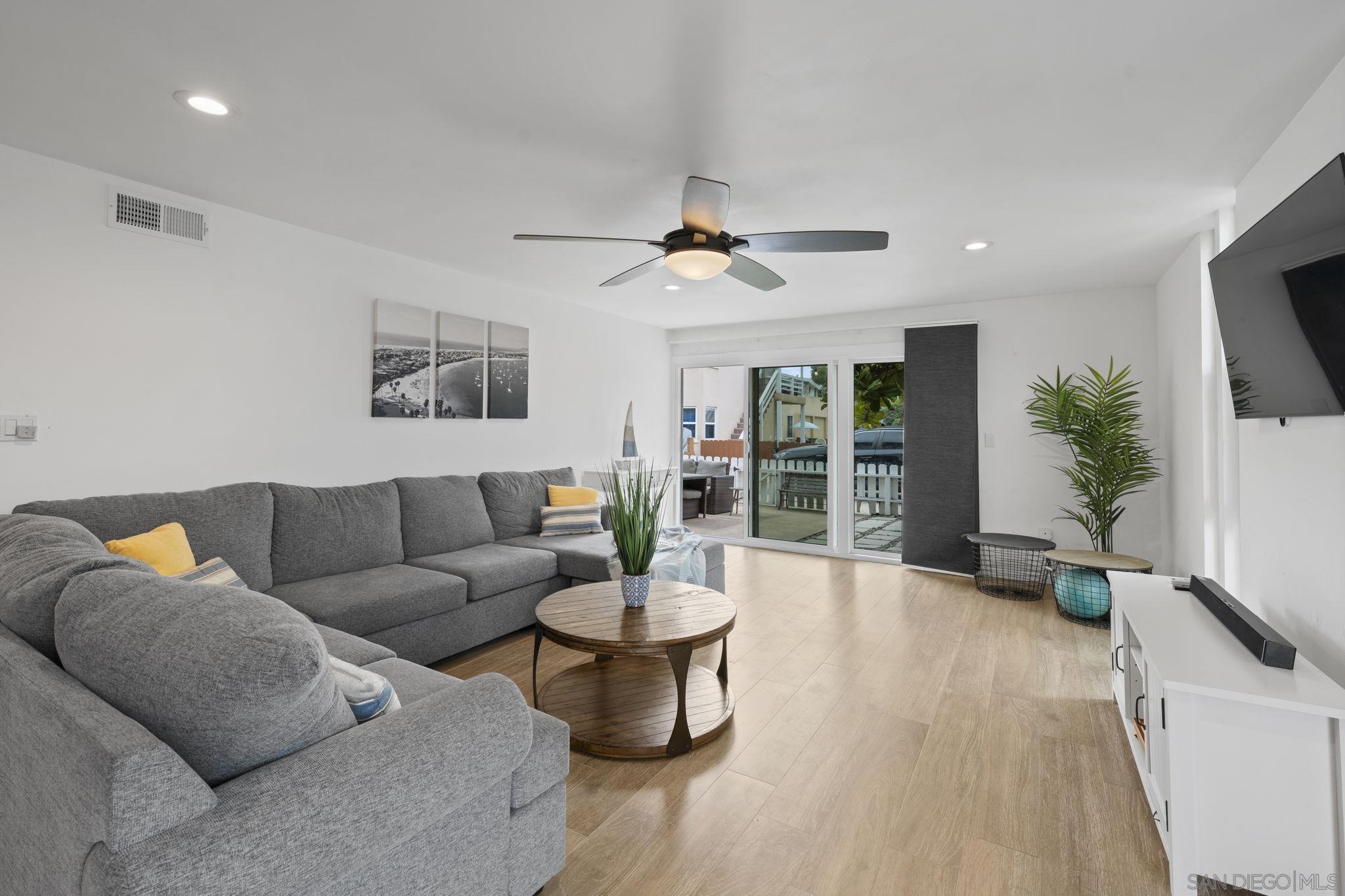 Detail Gallery Image 10 of 31 For 2735  Mission Blvd, San Diego,  CA 92109 - 2 Beds | 2 Baths