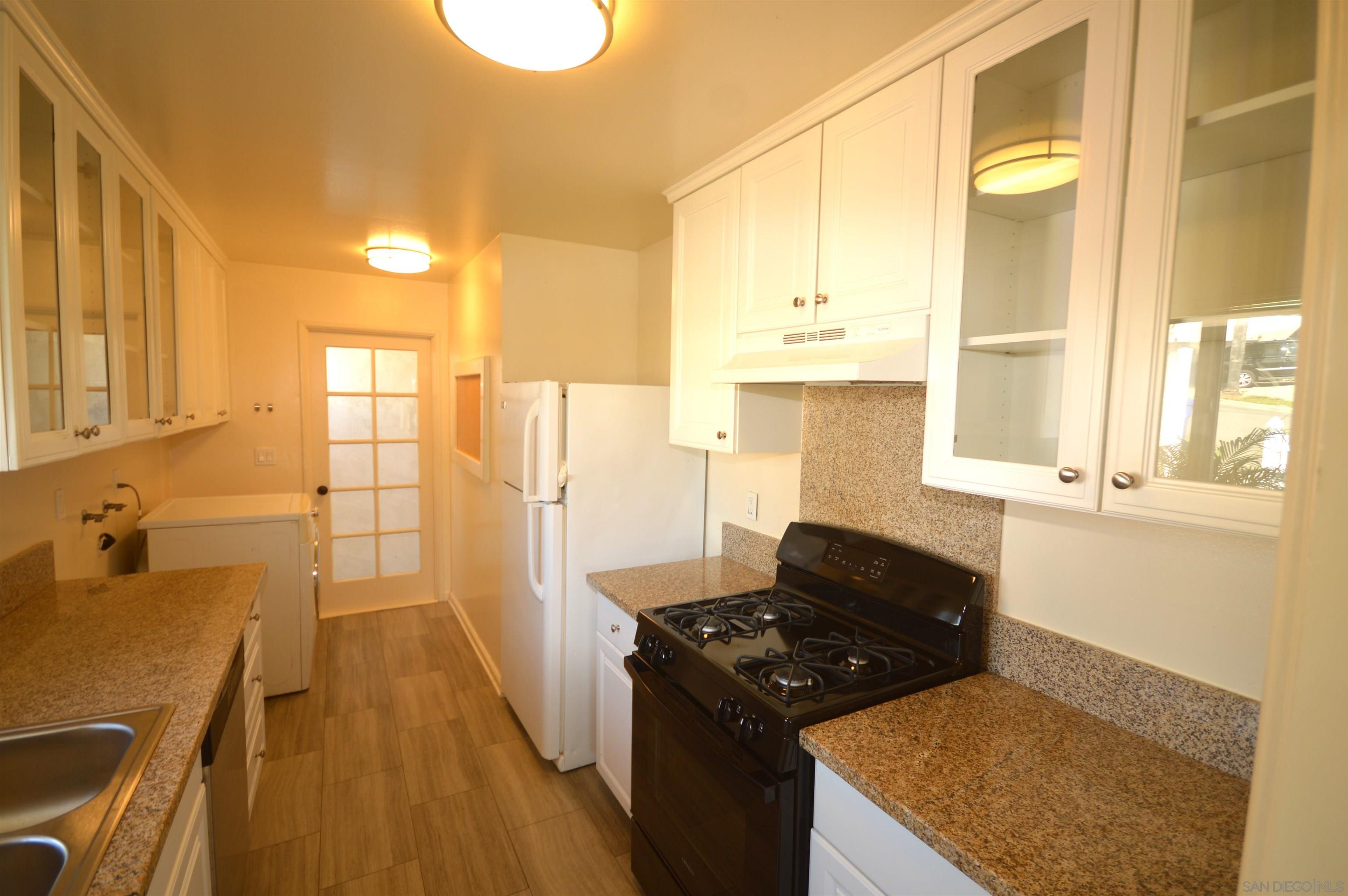 Detail Gallery Image 18 of 24 For 2679-83  Tern Dr, San Diego,  CA 92123 - 5 Beds | 4 Baths