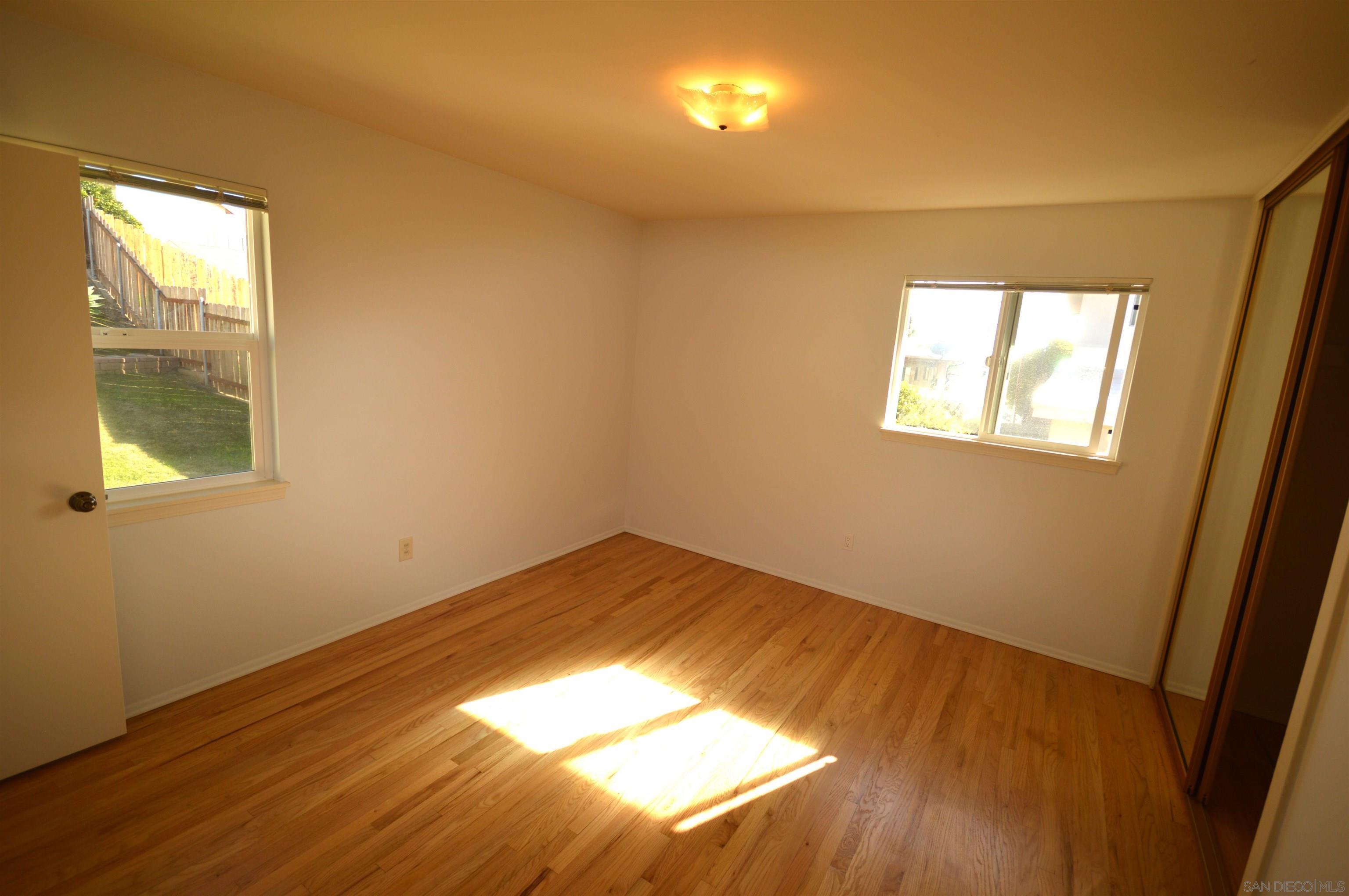 Detail Gallery Image 19 of 24 For 2679-83  Tern Dr, San Diego,  CA 92123 - 5 Beds | 4 Baths