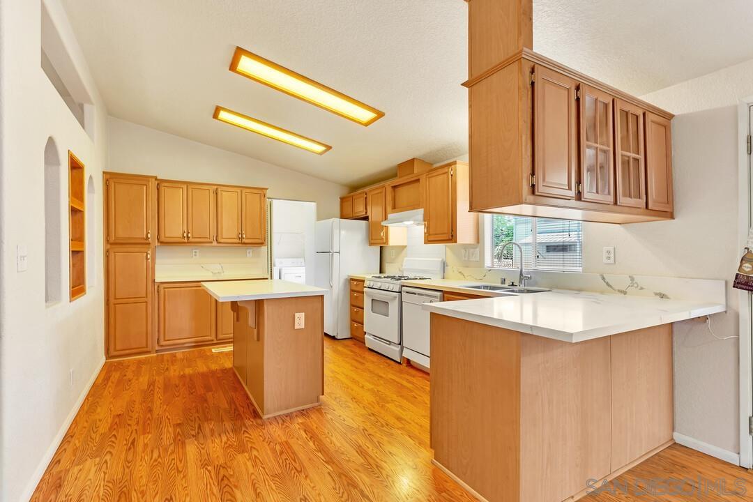 Detail Gallery Image 8 of 28 For 410 S 1st St  Spc 199,  El Cajon,  CA 92019 - 2 Beds | 2 Baths