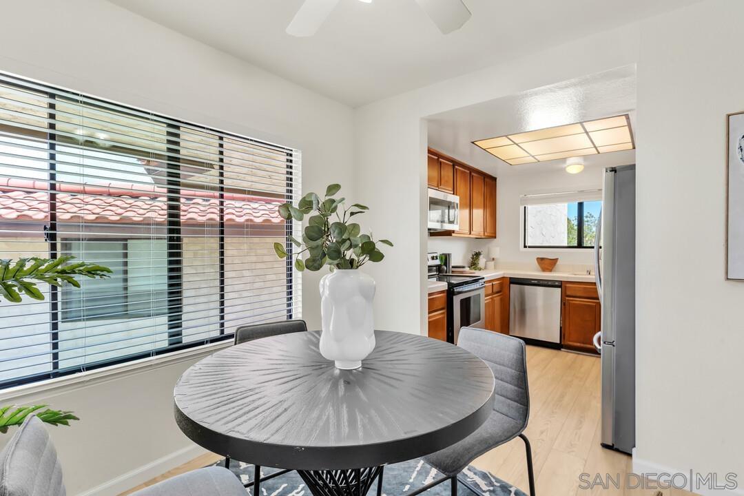 Detail Gallery Image 3 of 15 For 4245  Asher St  #64,  San Diego,  CA 92110 - 2 Beds | 2 Baths