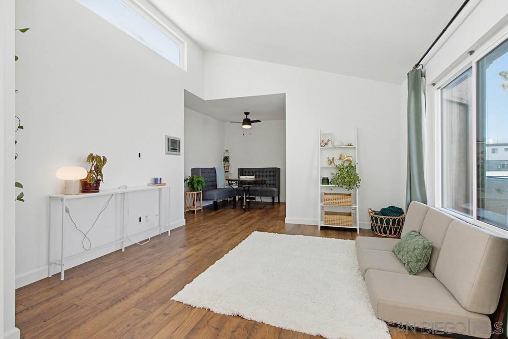 Detail Gallery Image 3 of 37 For 4569  Hamilton St  #6,  San Diego,  CA 92116 - 2 Beds | 2 Baths