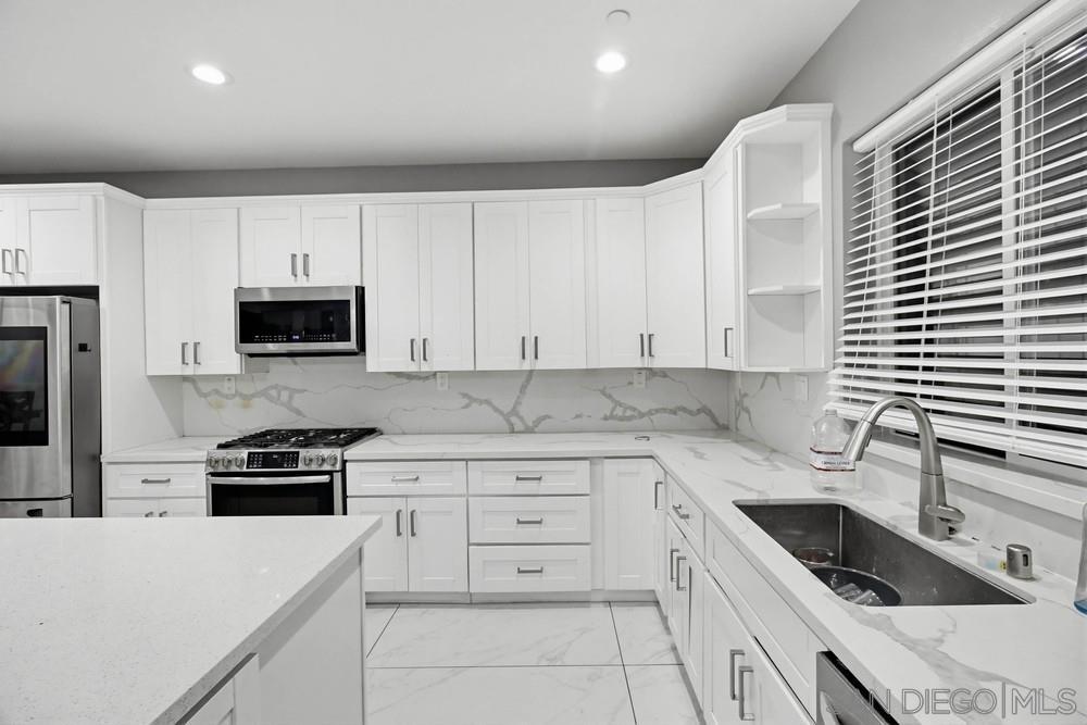 Detail Gallery Image 12 of 46 For 1644  Cuyamaca Ave, Spring Valley,  CA 91977 - 4 Beds | 3/1 Baths