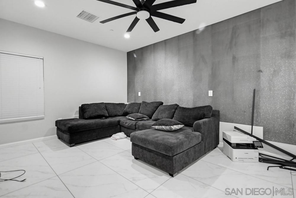 Detail Gallery Image 5 of 46 For 1644  Cuyamaca Ave, Spring Valley,  CA 91977 - 4 Beds | 3/1 Baths