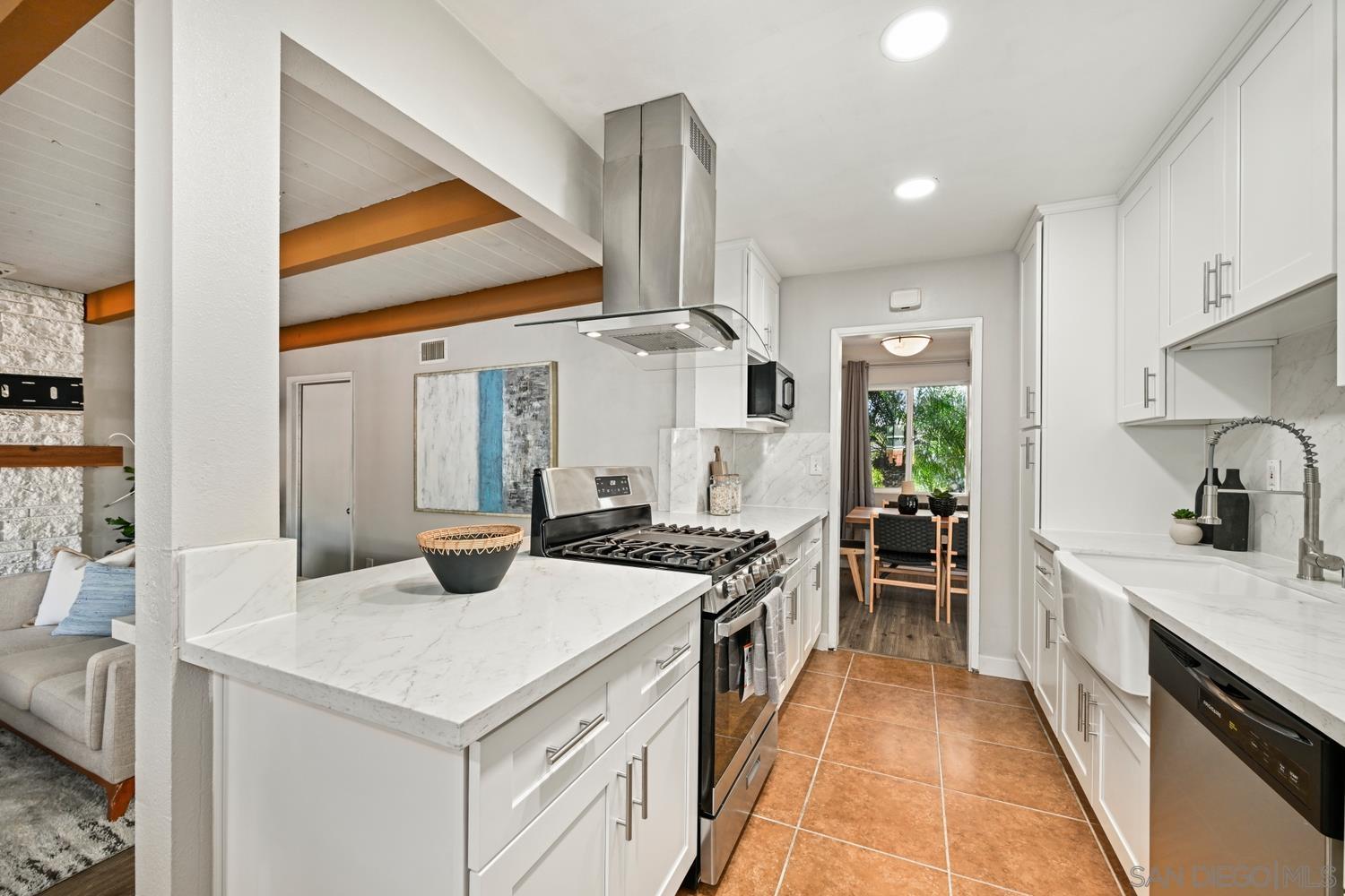 Detail Gallery Image 6 of 28 For 720  Fern St, Escondido,  CA 92027 - 3 Beds | 2 Baths