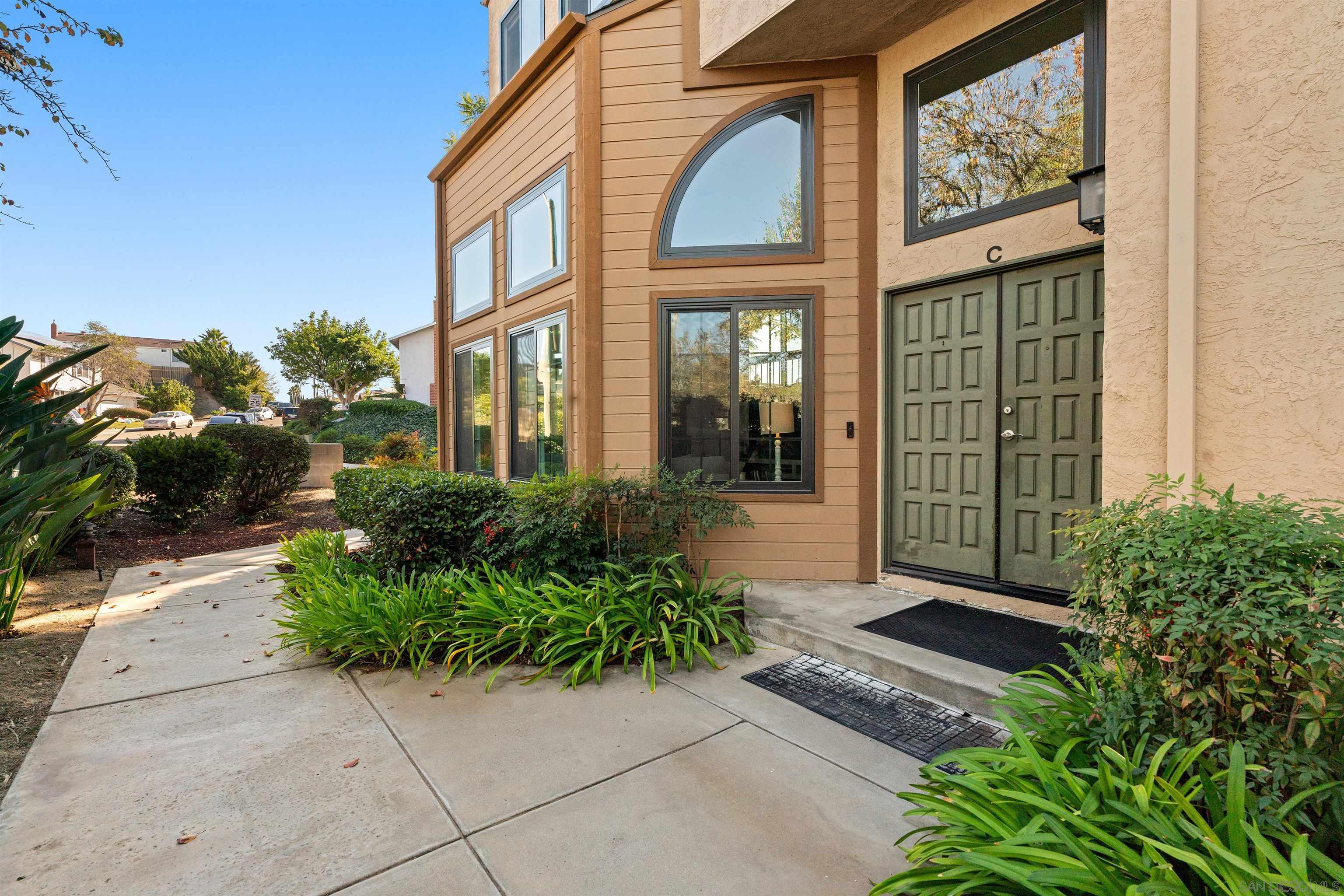 Detail Gallery Image 39 of 51 For 8896  Highwood Dr  #C,  San Diego,  CA 92119 - 3 Beds | 2/1 Baths