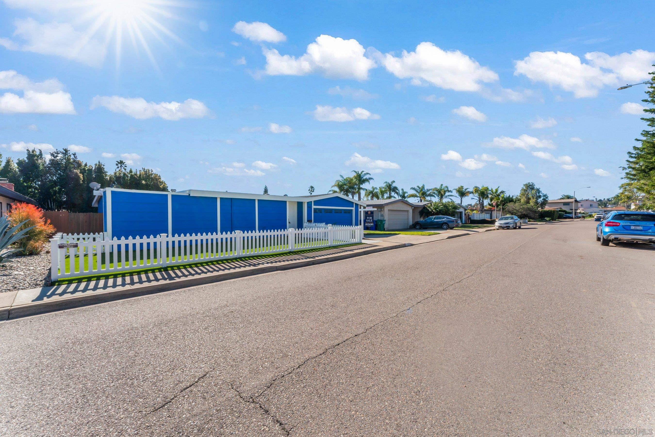 Detail Gallery Image 2 of 19 For 2663  Tonto Way, San Diego,  CA 92117 - 5 Beds | 2 Baths