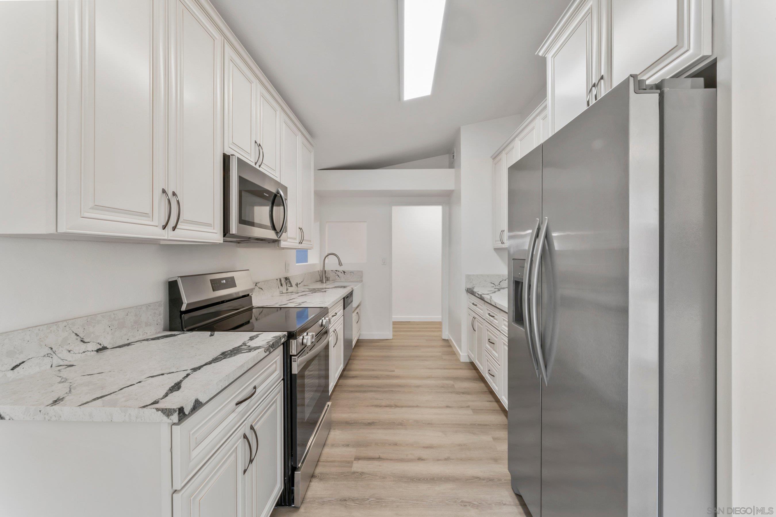 Detail Gallery Image 3 of 19 For 2663  Tonto Way, San Diego,  CA 92117 - 5 Beds | 2 Baths