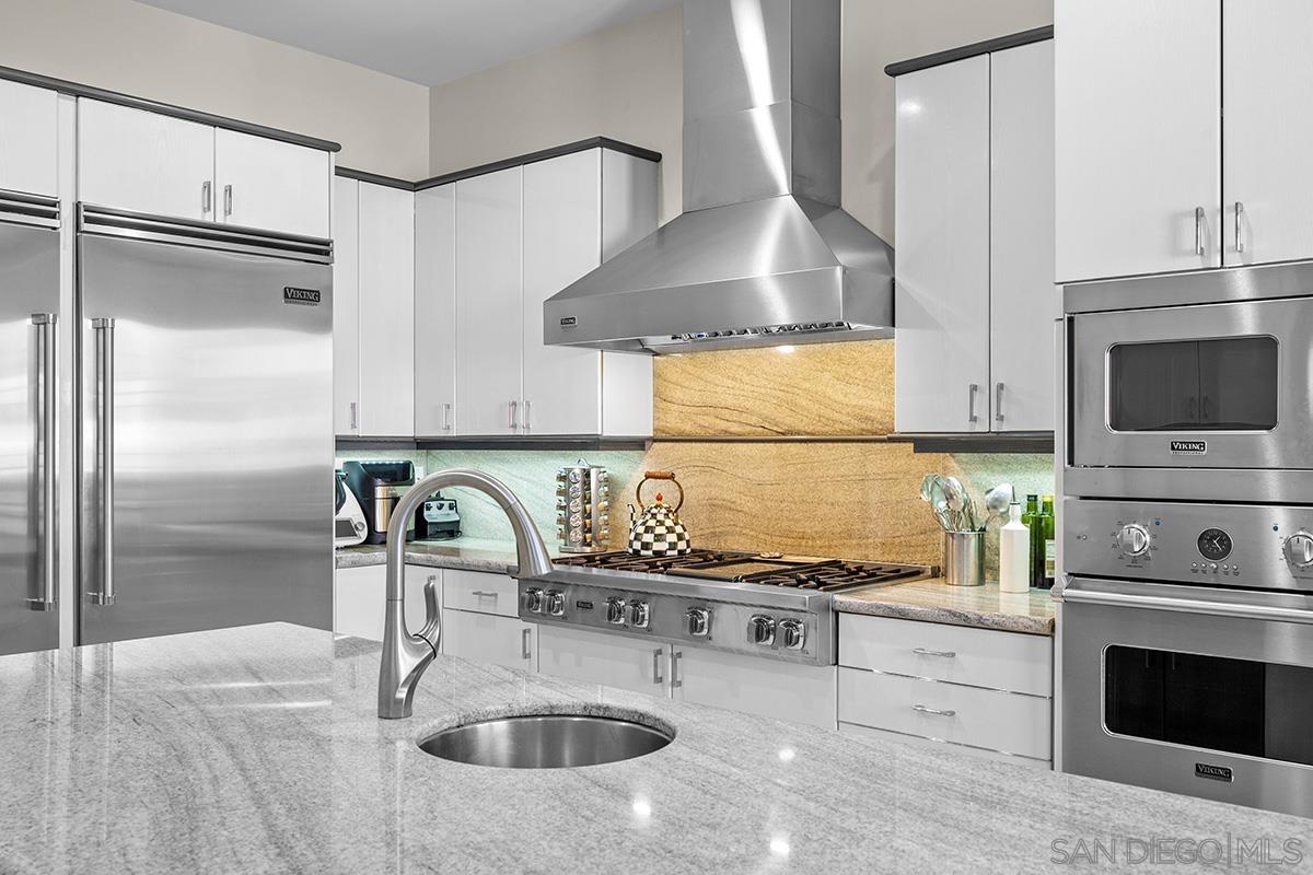 Detail Gallery Image 11 of 38 For 1107  Majestad Ln, Chula Vista,  CA 91910 - 6 Beds | 5/1 Baths