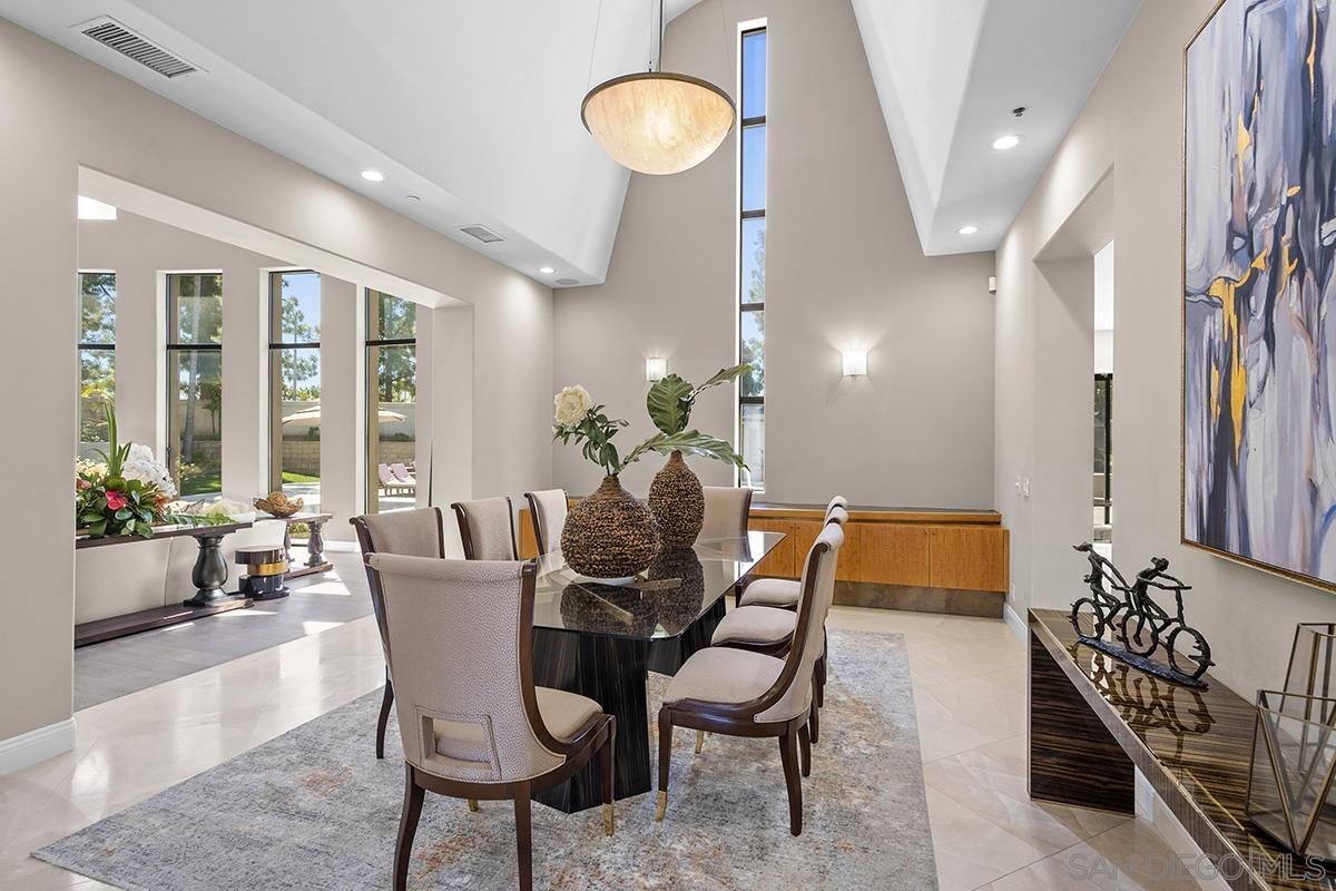 Detail Gallery Image 7 of 38 For 1107  Majestad Ln, Chula Vista,  CA 91910 - 6 Beds | 5/1 Baths