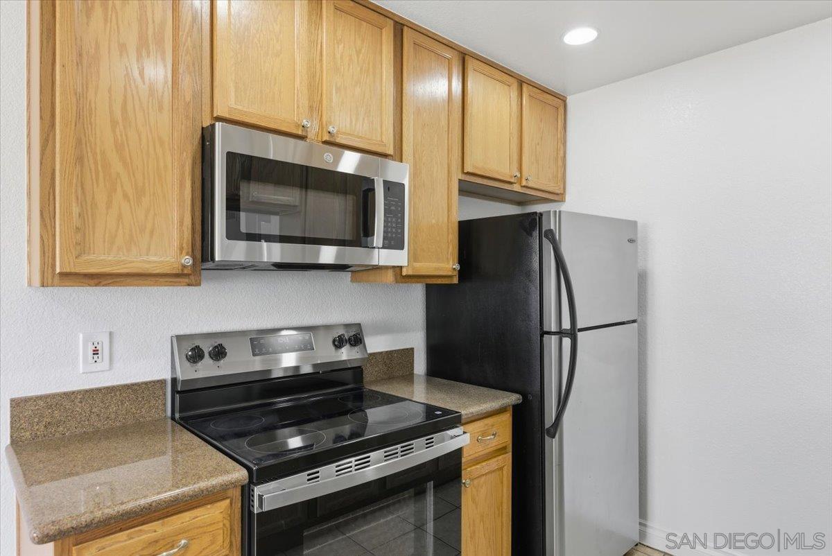 Detail Gallery Image 5 of 26 For 3846  38th St  #5,  San Diego,  CA 92105 - 2 Beds | 2 Baths