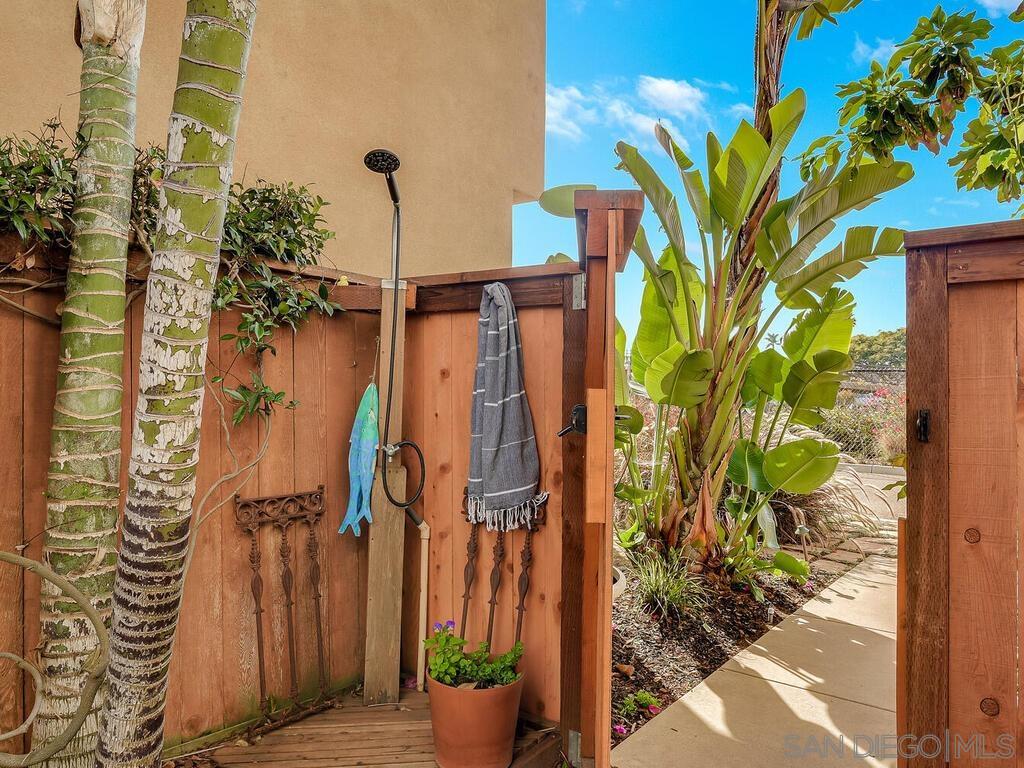 Detail Gallery Image 19 of 51 For 409  N Cedros Ave, Solana Beach,  CA 92075 - 5 Beds | 4 Baths