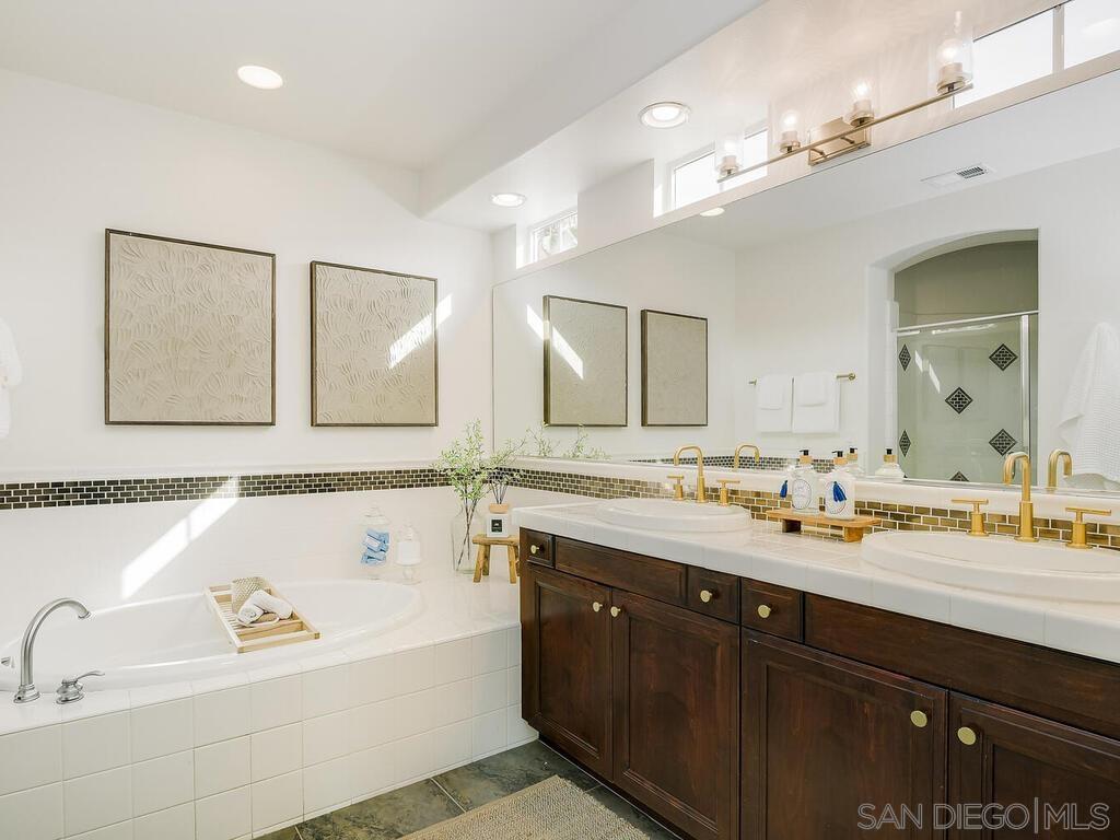 Detail Gallery Image 23 of 51 For 409  N Cedros Ave, Solana Beach,  CA 92075 - 5 Beds | 4 Baths