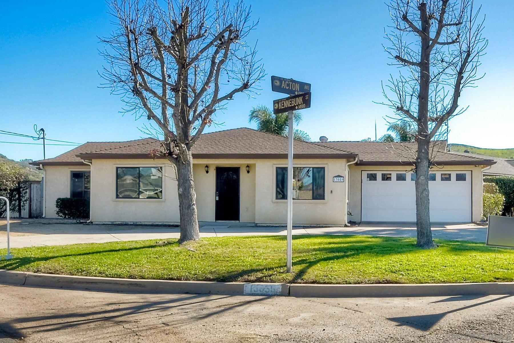 Detail Gallery Image 2 of 34 For 13059  Acton Ave, Poway,  CA 92064 - 3 Beds | 2 Baths