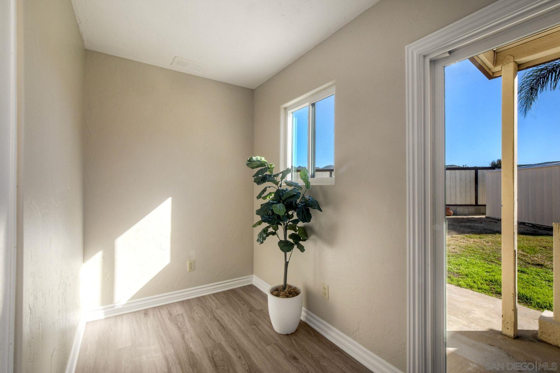 Detail Gallery Image 14 of 34 For 13059  Acton Ave, Poway,  CA 92064 - 3 Beds | 2 Baths