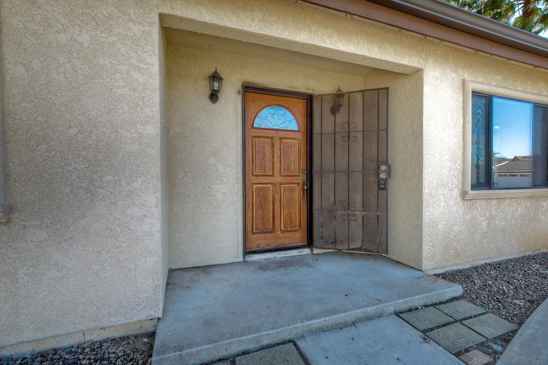 Detail Gallery Image 4 of 34 For 13059  Acton Ave, Poway,  CA 92064 - 3 Beds | 2 Baths