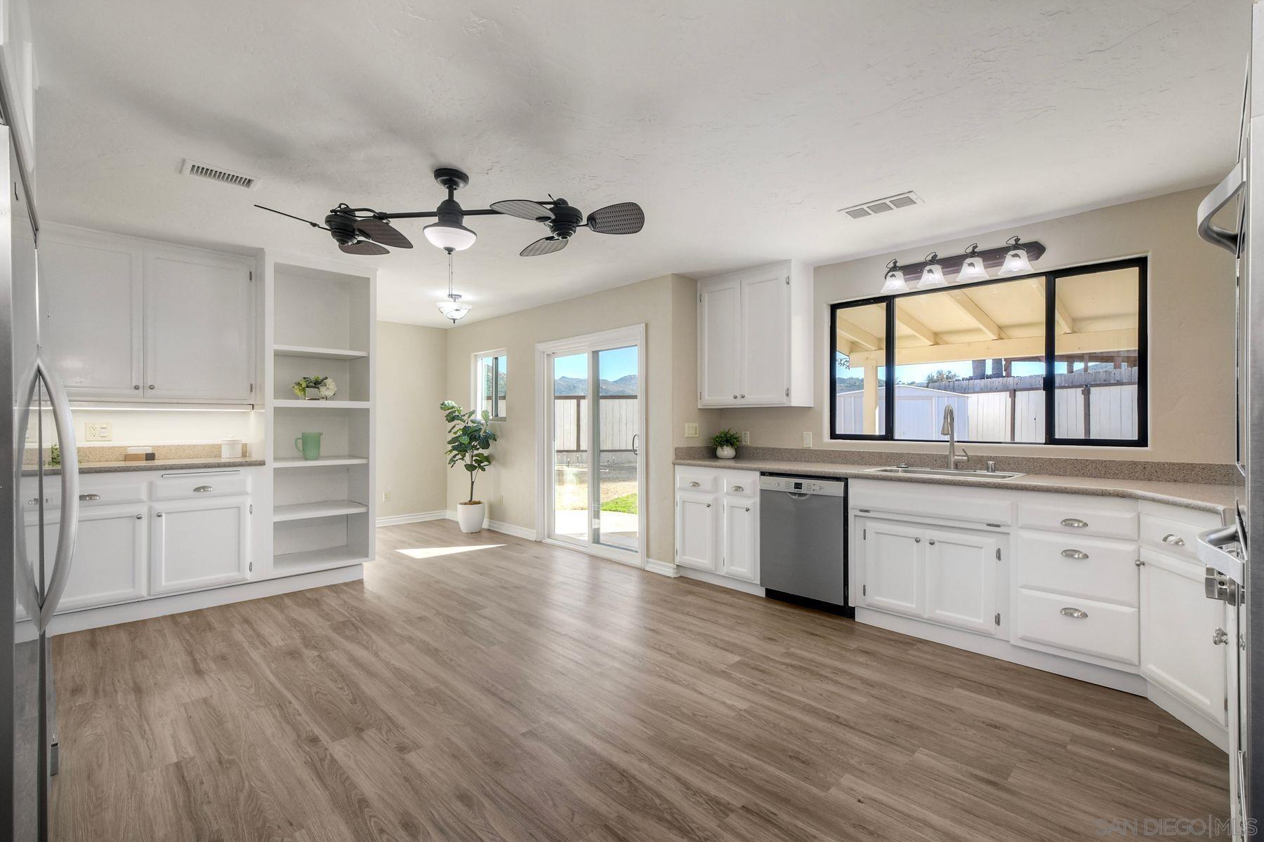 Detail Gallery Image 9 of 34 For 13059  Acton Ave, Poway,  CA 92064 - 3 Beds | 2 Baths