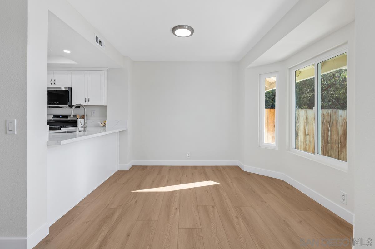 Detail Gallery Image 5 of 36 For 2066  Manzana Way, San Diego,  CA 92139 - 3 Beds | 2 Baths