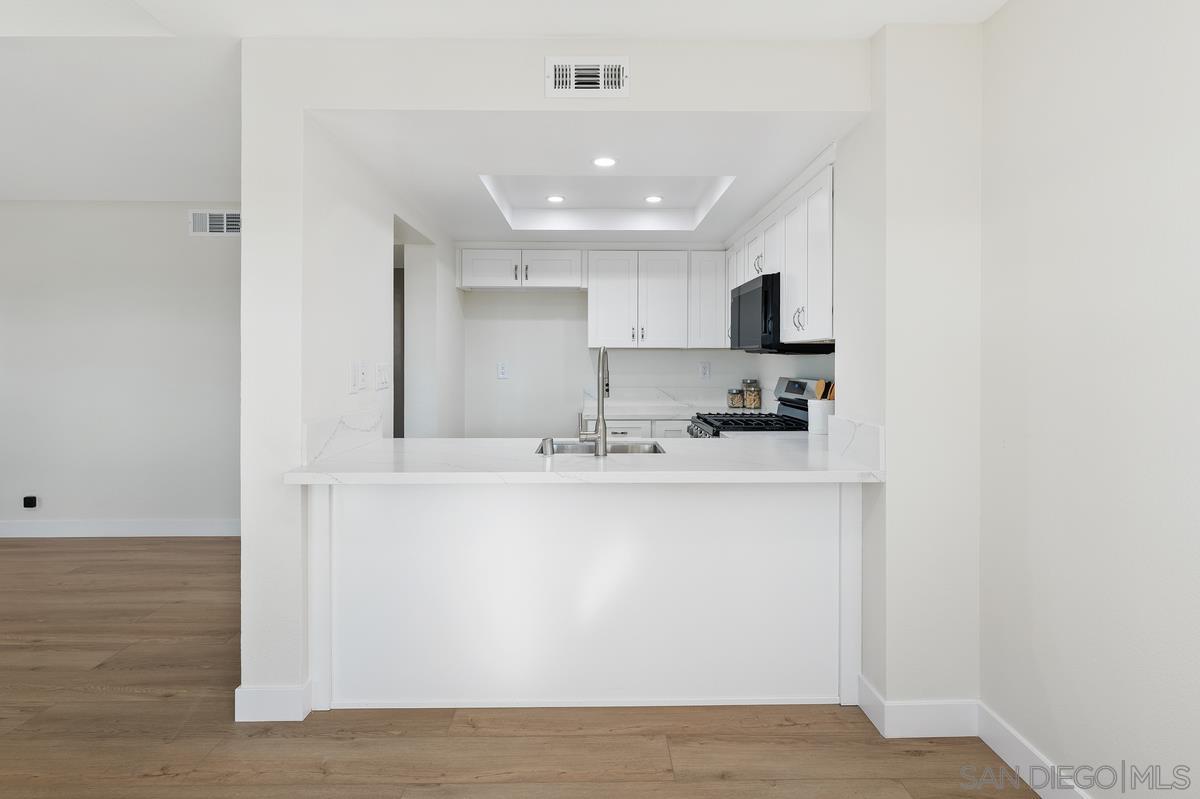 Detail Gallery Image 6 of 36 For 2066  Manzana Way, San Diego,  CA 92139 - 3 Beds | 2 Baths