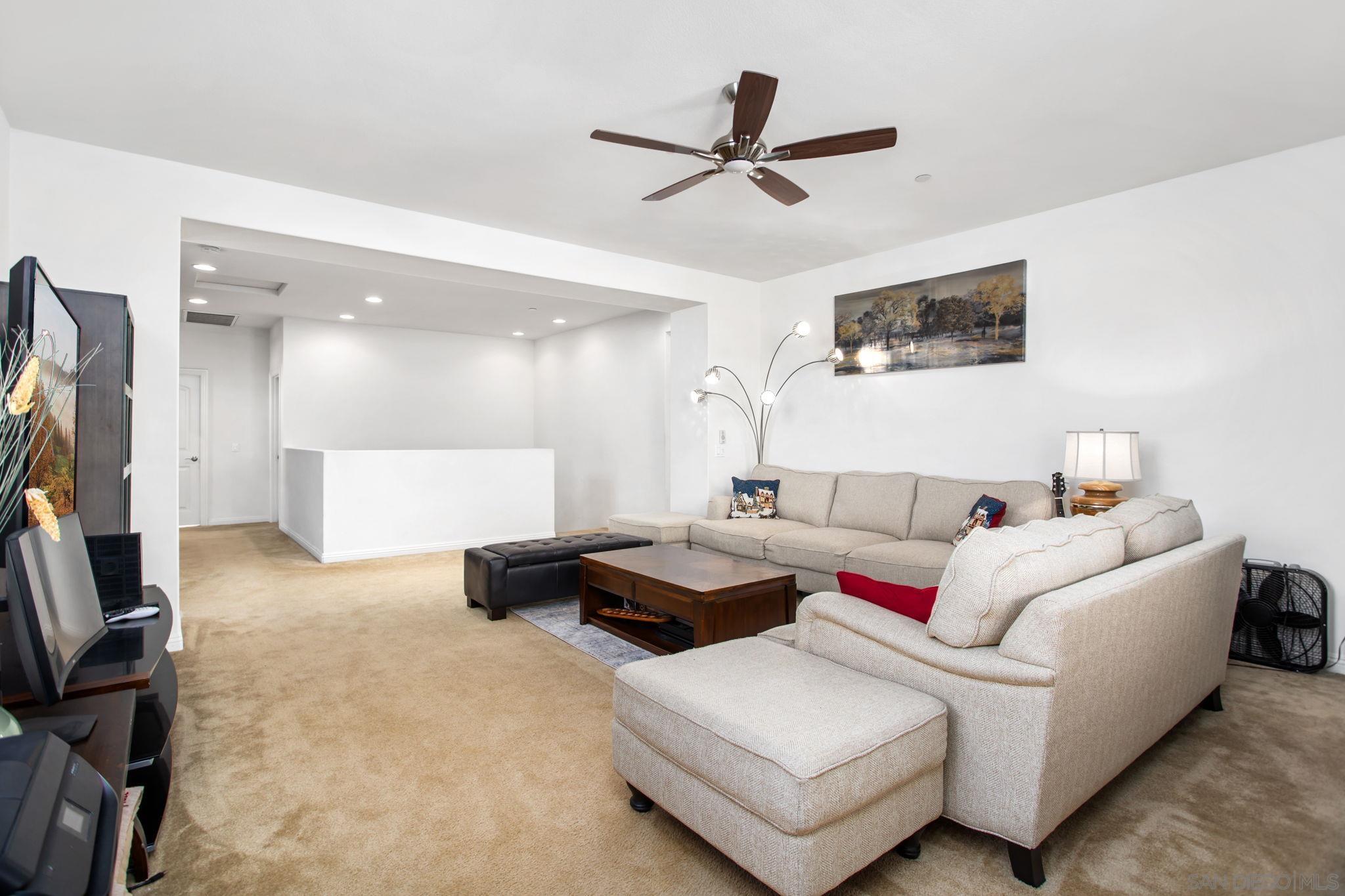 Detail Gallery Image 11 of 36 For 1818  Santa Christina Ave, Chula Vista,  CA 91913 - 4 Beds | 3/1 Baths