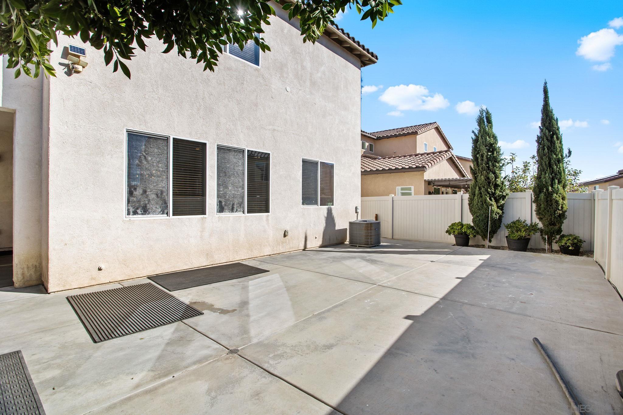 Detail Gallery Image 20 of 36 For 1818  Santa Christina Ave, Chula Vista,  CA 91913 - 4 Beds | 3/1 Baths