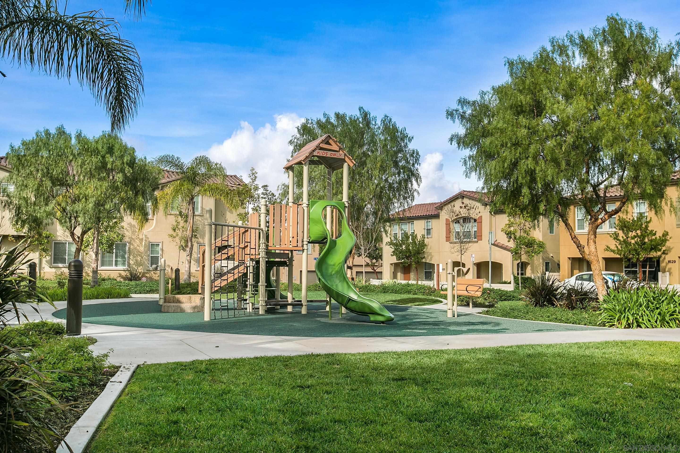 Detail Gallery Image 30 of 36 For 1818  Santa Christina Ave, Chula Vista,  CA 91913 - 4 Beds | 3/1 Baths