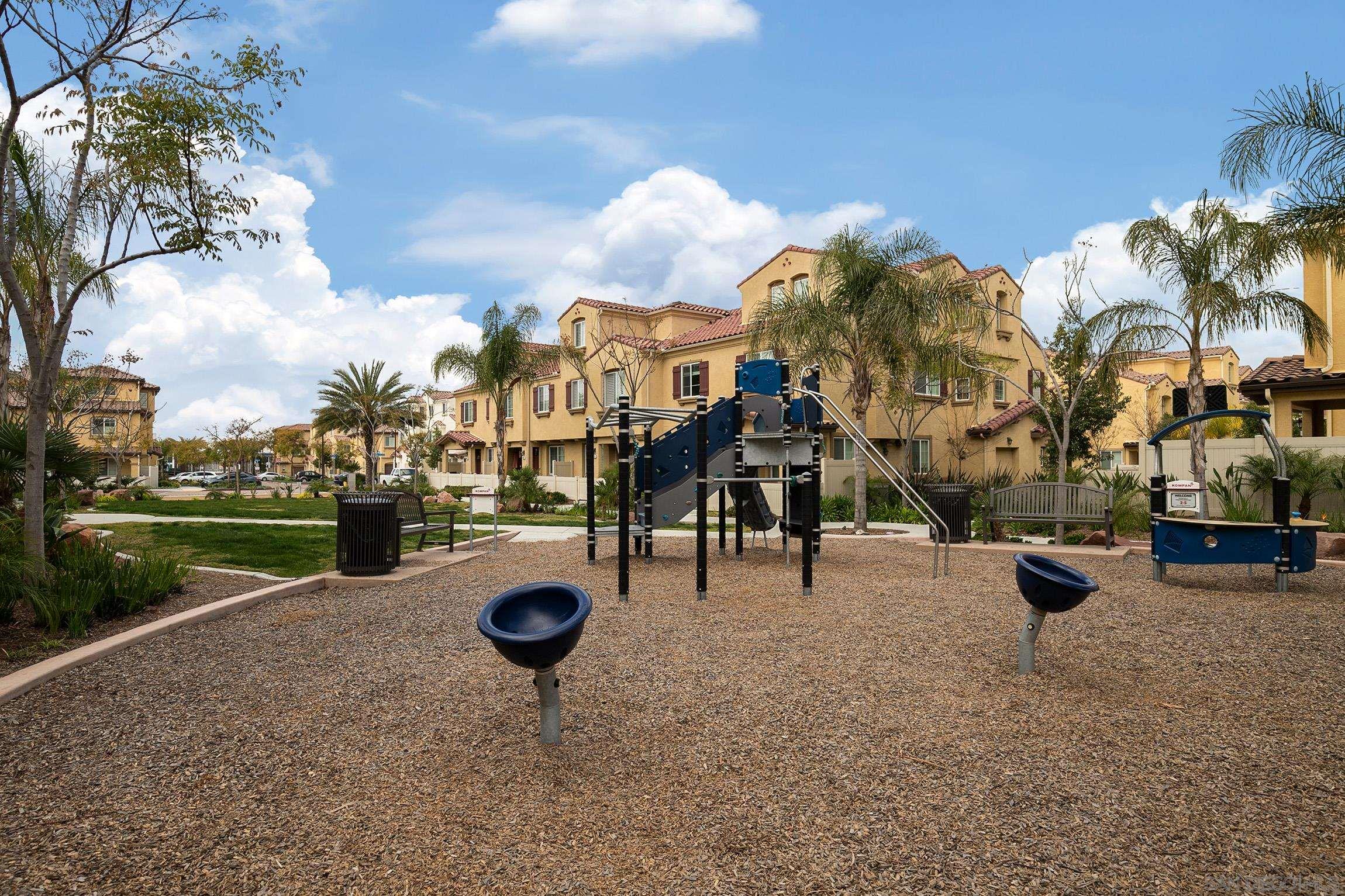 Detail Gallery Image 32 of 36 For 1818  Santa Christina Ave, Chula Vista,  CA 91913 - 4 Beds | 3/1 Baths