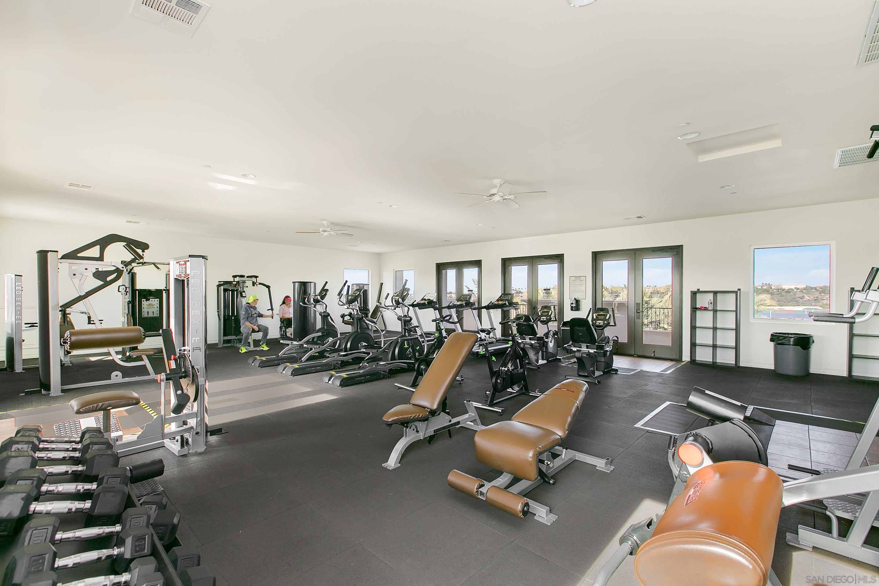 Detail Gallery Image 33 of 36 For 1818  Santa Christina Ave, Chula Vista,  CA 91913 - 4 Beds | 3/1 Baths