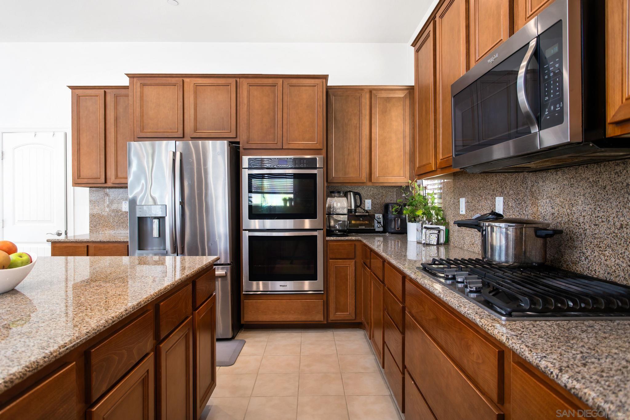 Detail Gallery Image 6 of 36 For 1818  Santa Christina Ave, Chula Vista,  CA 91913 - 4 Beds | 3/1 Baths