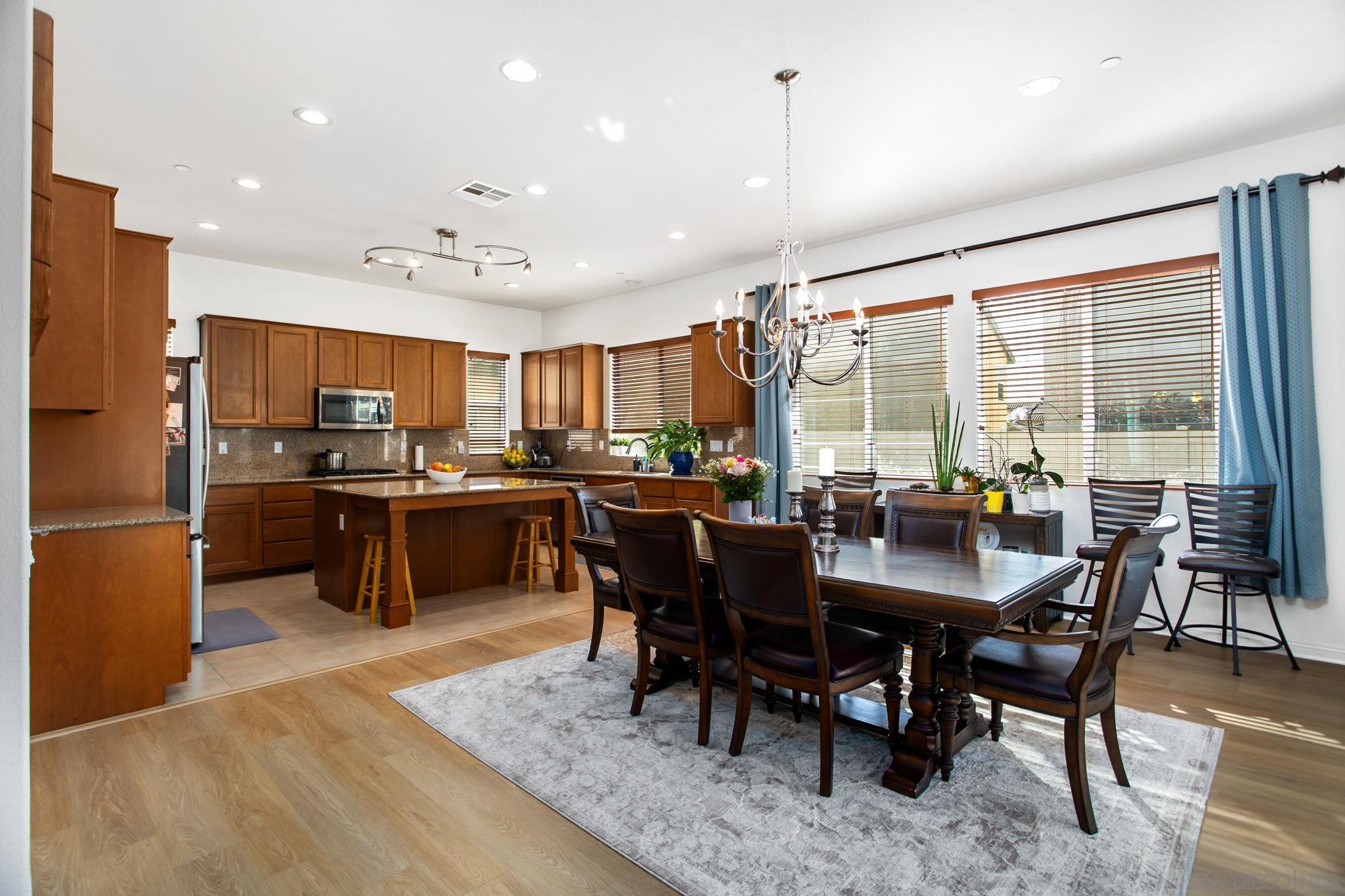 Detail Gallery Image 7 of 36 For 1818  Santa Christina Ave, Chula Vista,  CA 91913 - 4 Beds | 3/1 Baths